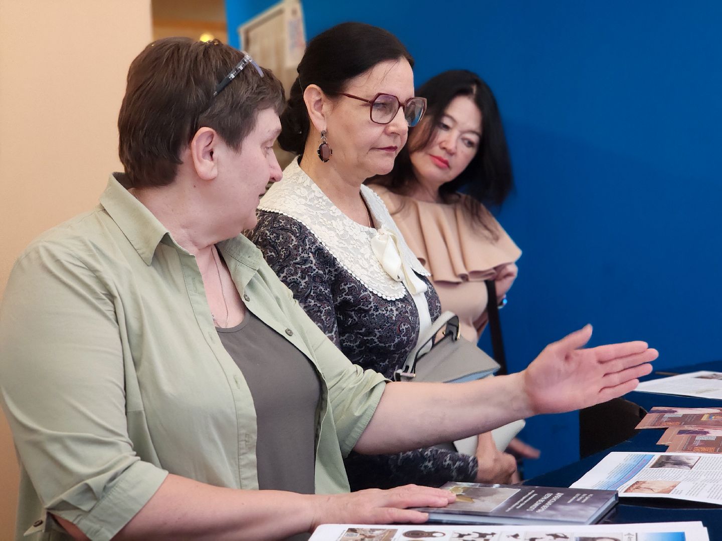 дубна, ниипа, прикладная акустика, выставка продукции, выставка рукоделия, фотовыставка,