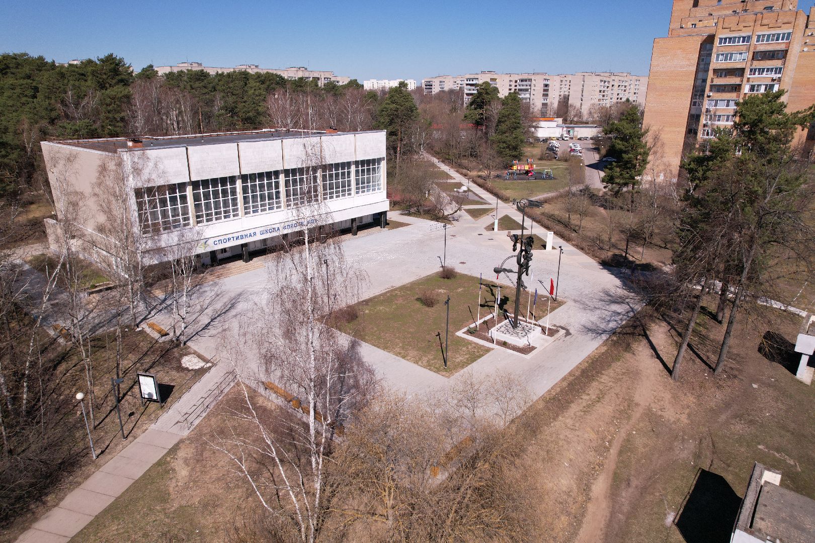 видео с коптера, площадь у спорткомплекса старт, лесной бульвар в протвине,