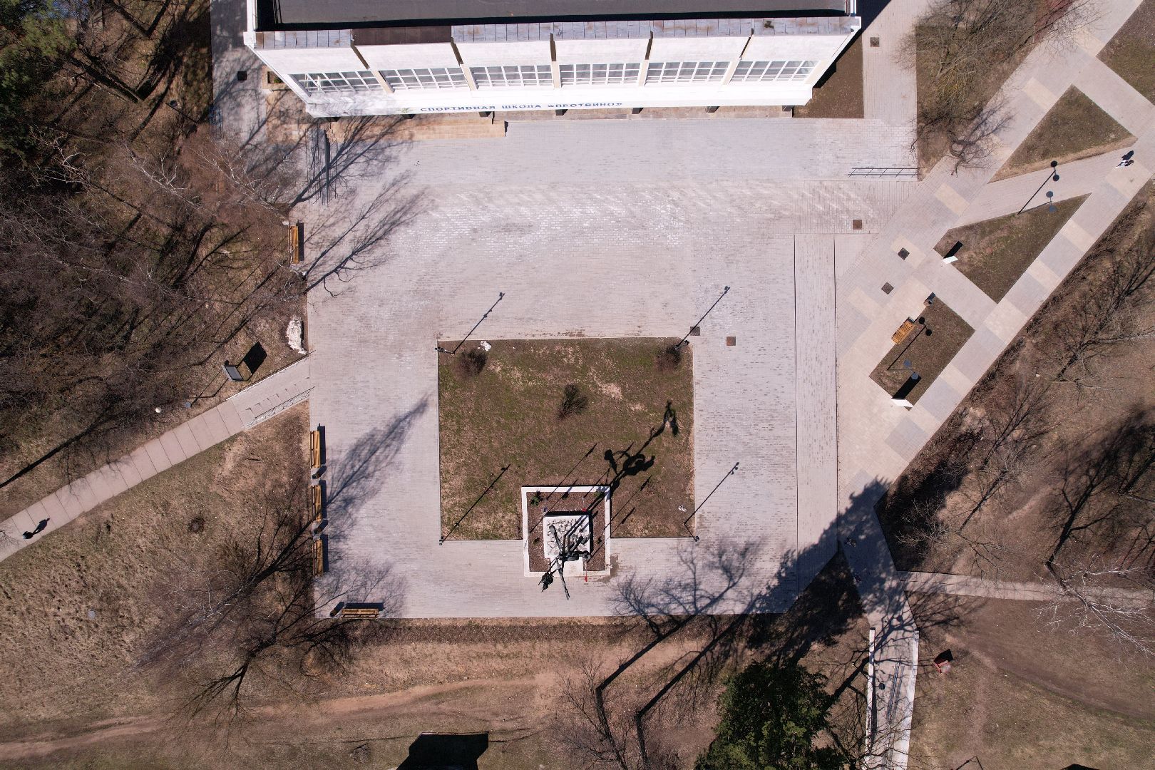 видео с коптера, площадь у спорткомплекса старт, лесной бульвар в протвине,