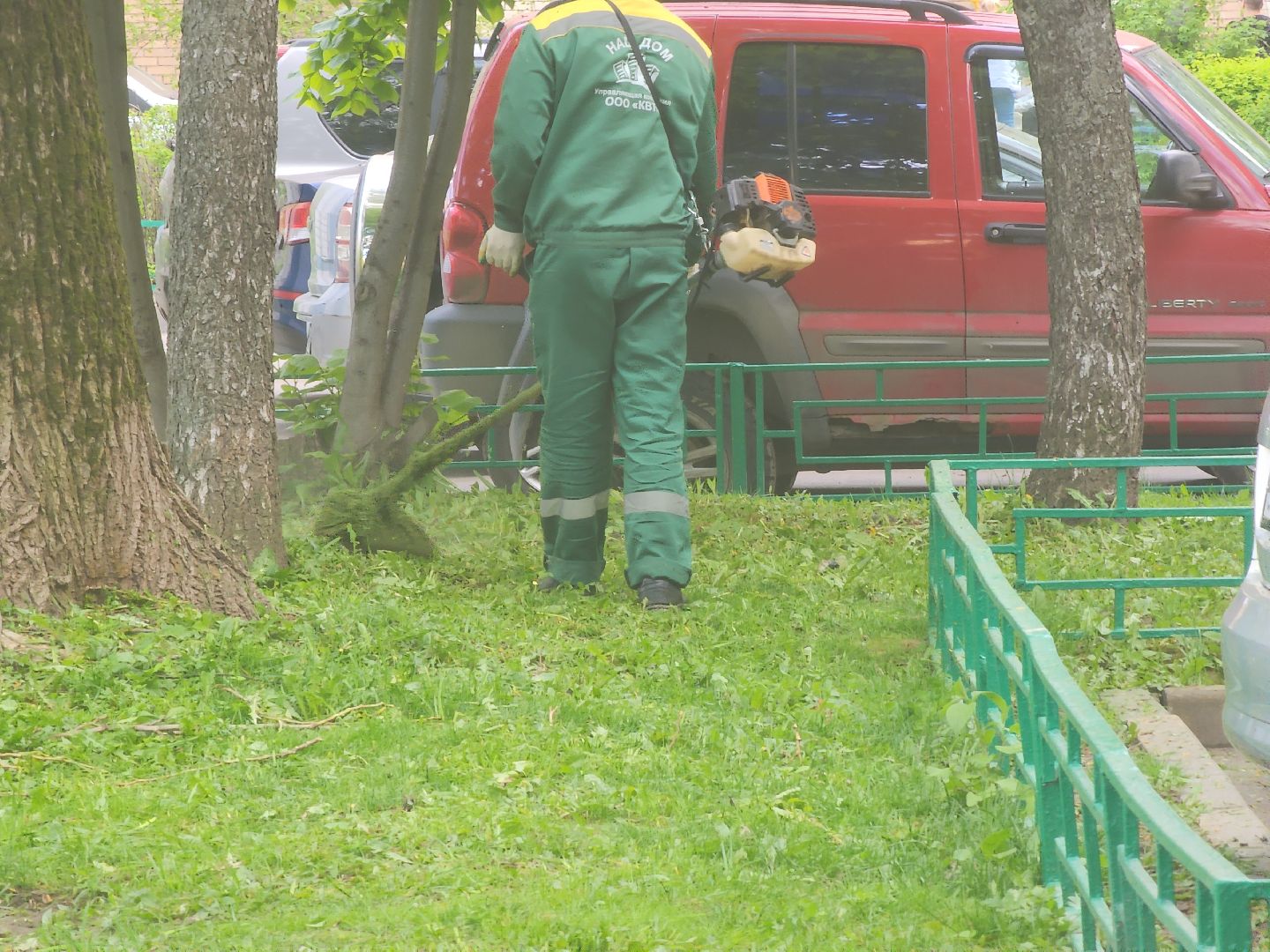 долгопрудный, покраска лавочек, покос травы, ук наш дом, спортивная, новый бульвар,