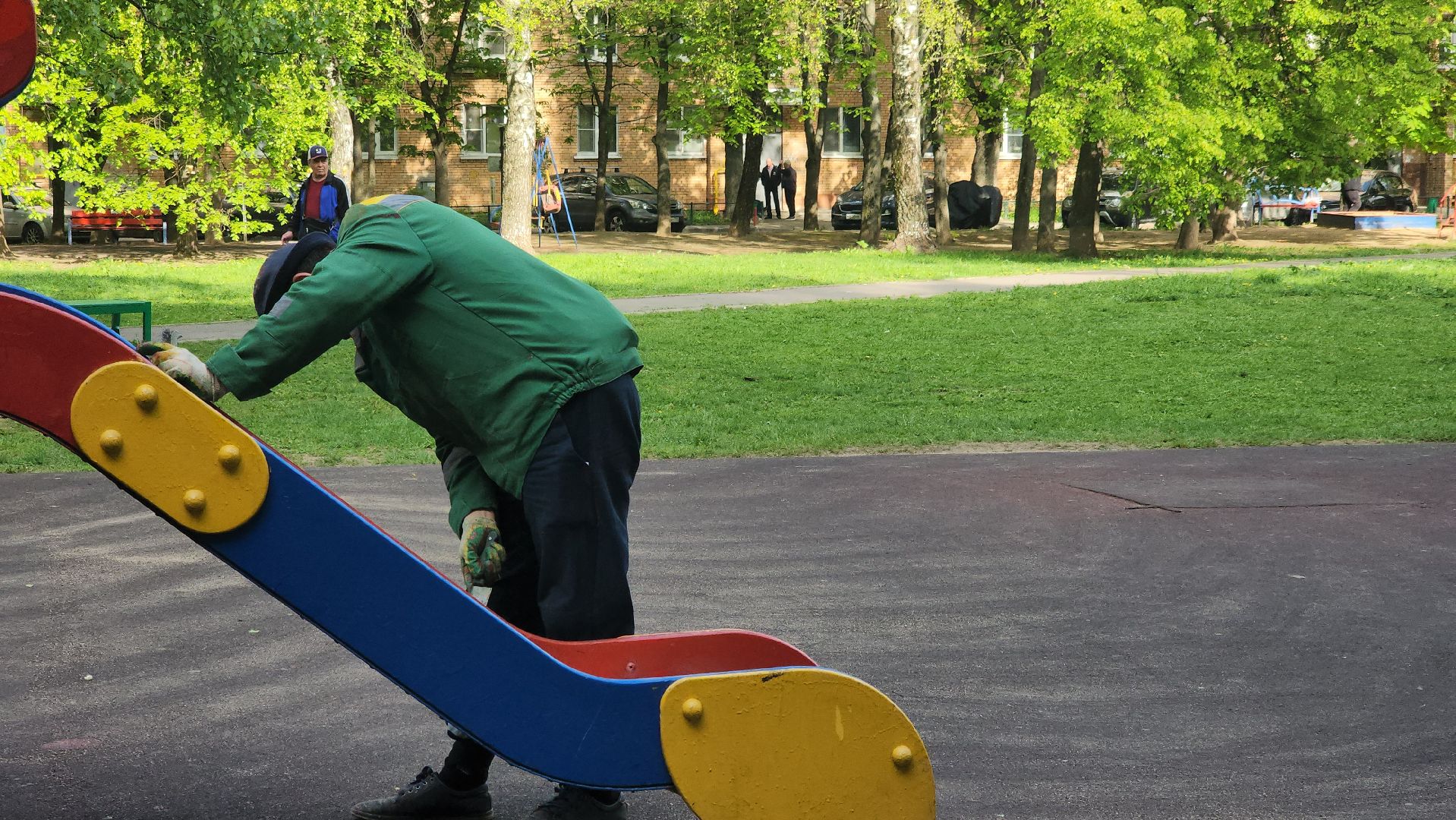 долгопрудный, покраска лавочек, покос травы, ук наш дом, спортивная, новый бульвар,