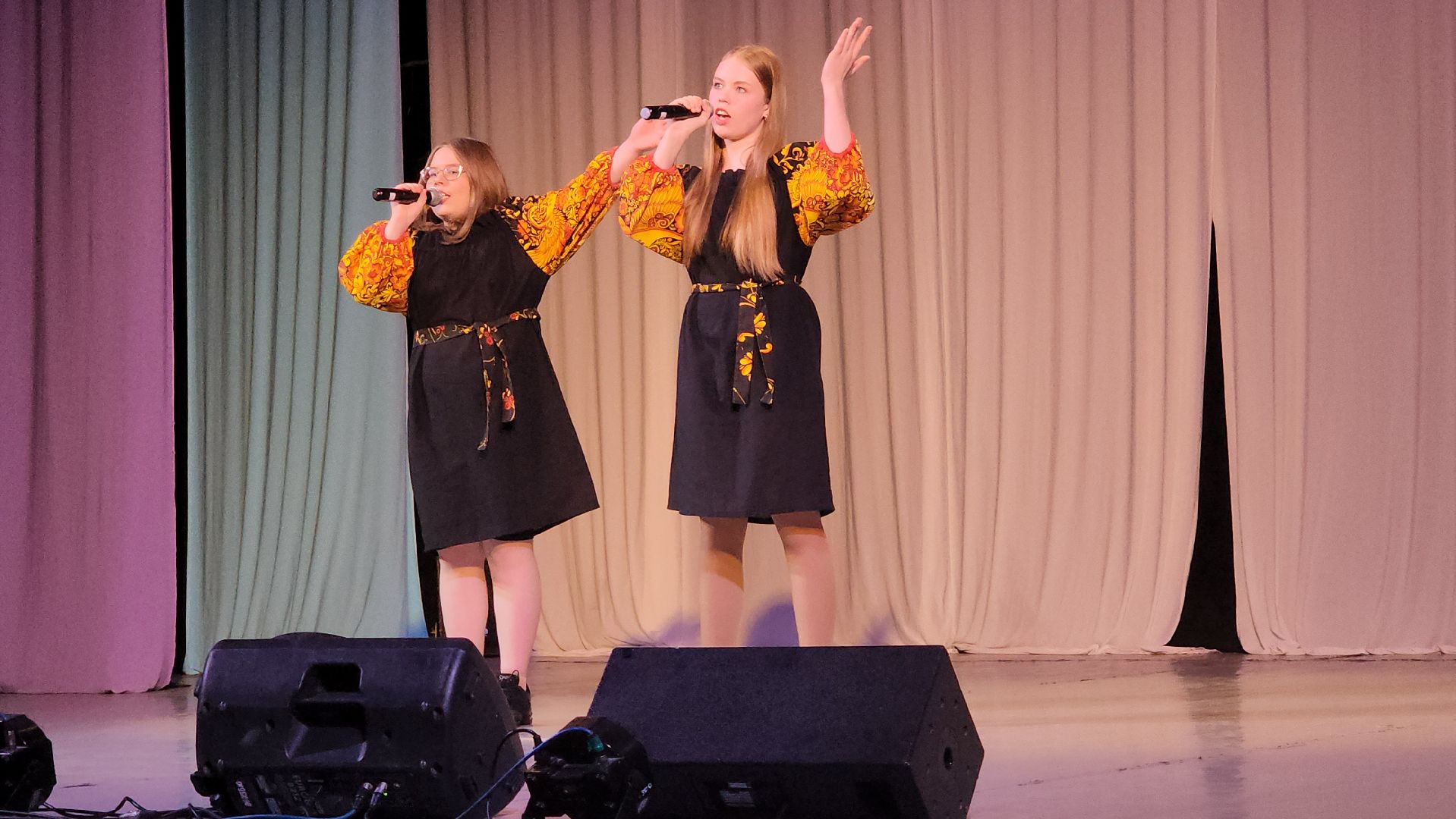 пушкино, концерт, юбилей ансамбля, песни, дети, эстрада, вокальное искусство, зрители,