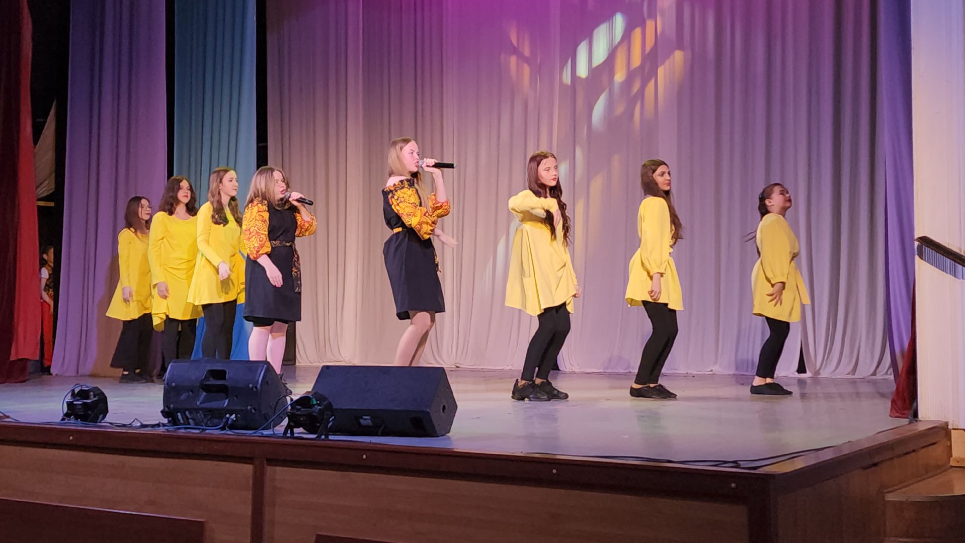 пушкино, концерт, юбилей ансамбля, песни, дети, эстрада, вокальное искусство, зрители,