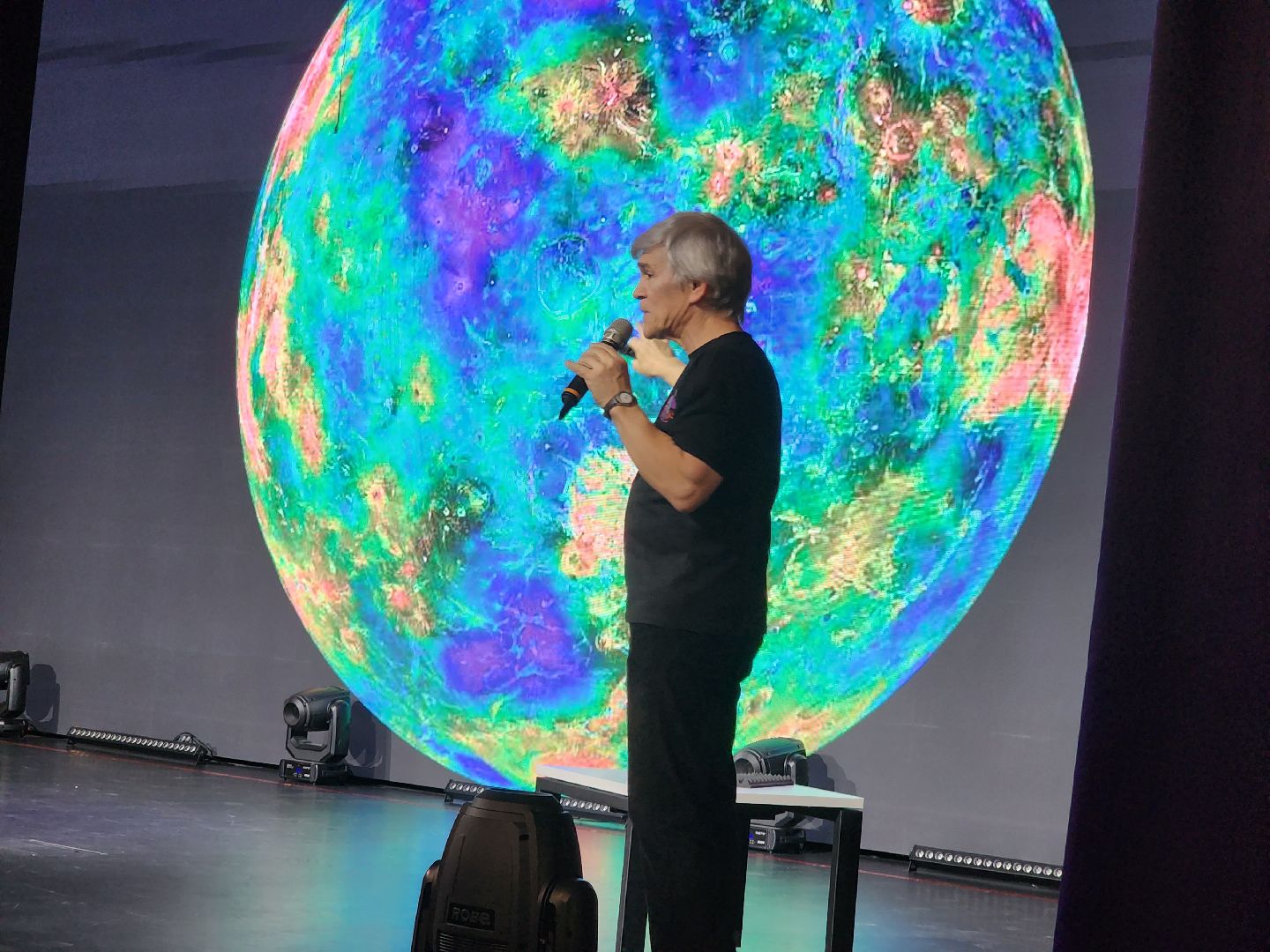 долгопрудный, физтех-лицей, солнечная система, космические пещеры, робот-спелеолог, владимир сурдин,