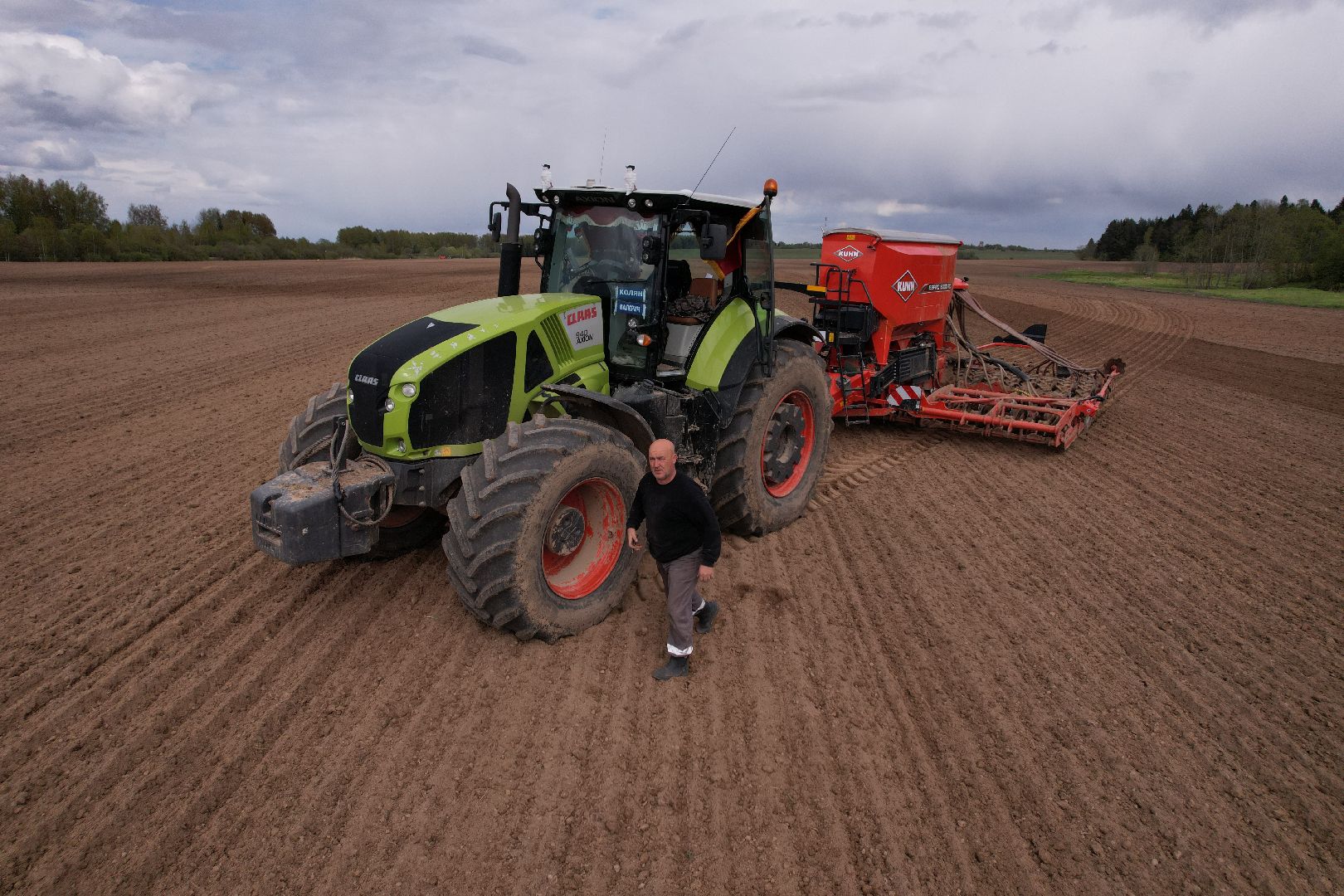 видео с коптера, посевная в шаховской, посев кукурузы,