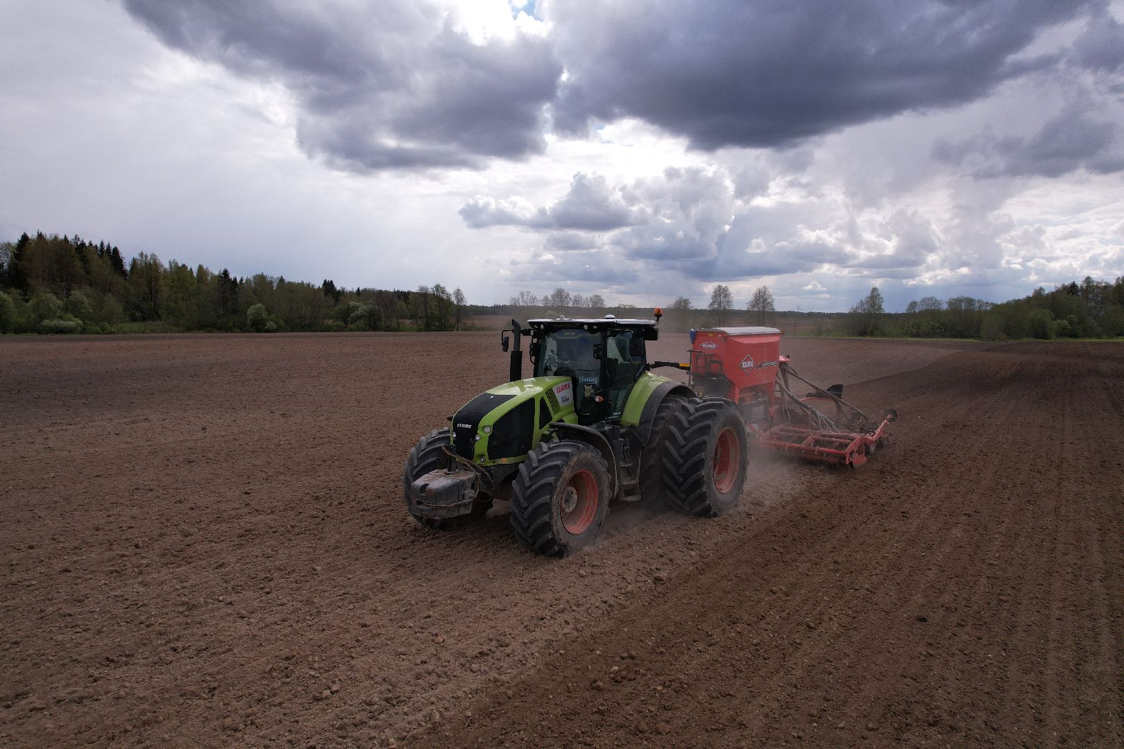 видео с коптера, посевная в шаховской, посев кукурузы,