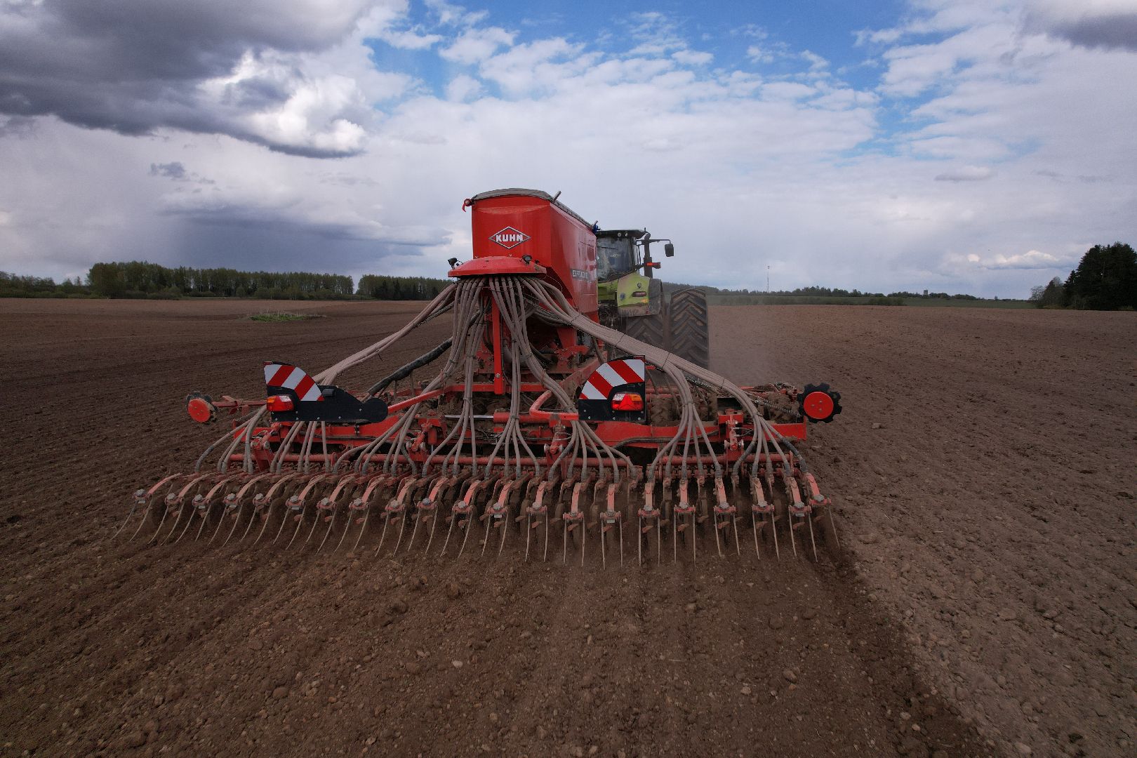видео с коптера, посевная в шаховской, посев кукурузы,
