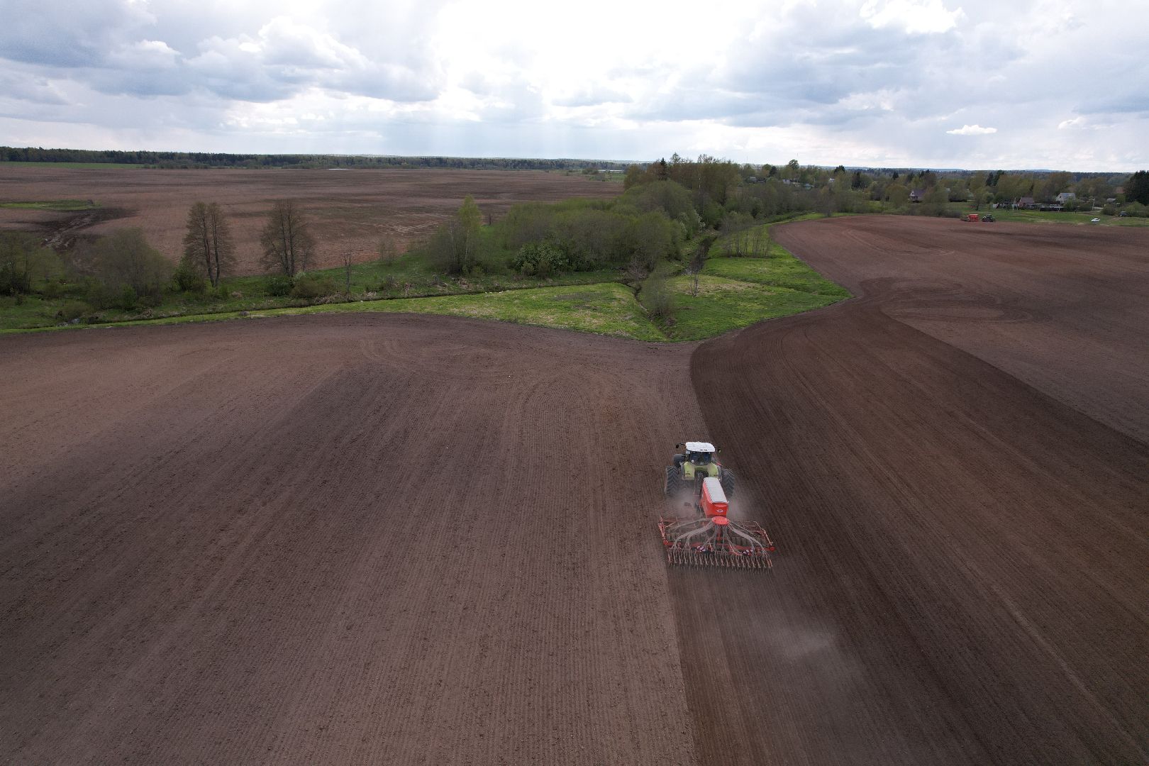видео с коптера, посевная в шаховской, посев кукурузы,