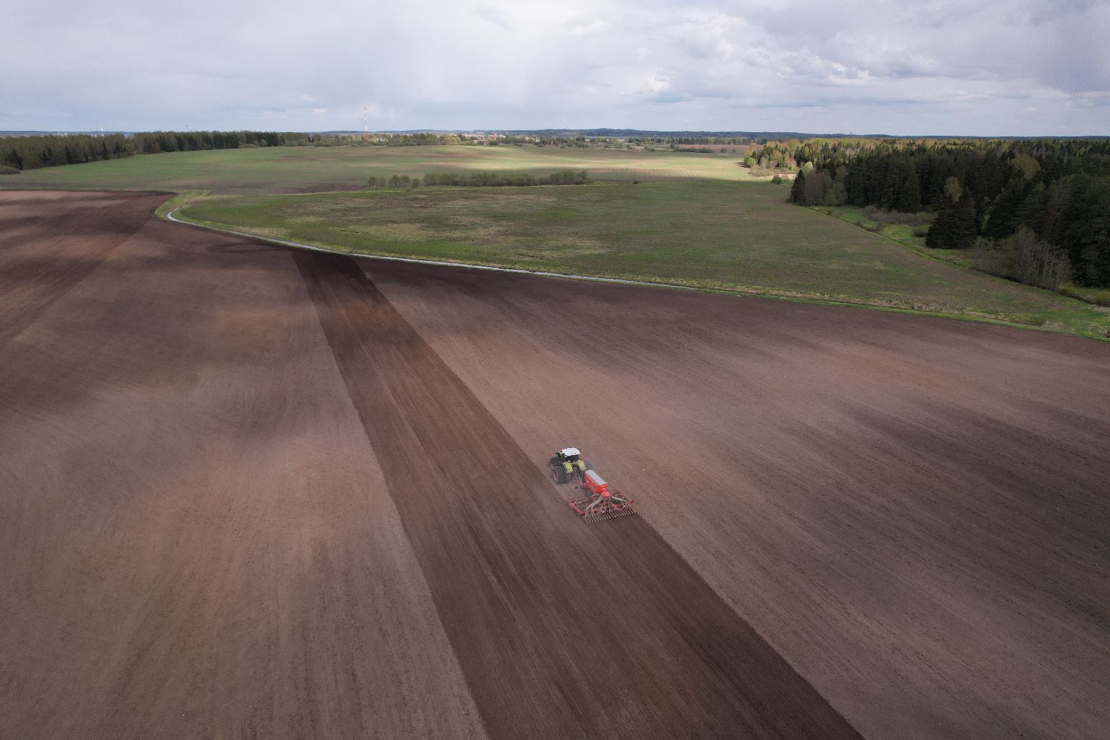 видео с коптера, посевная в шаховской, посев кукурузы,