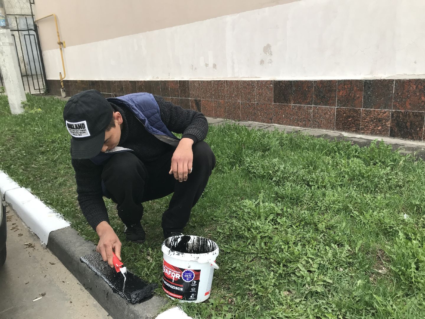 Балашиха, День Победы, благоустройство, перемены, весна, покраска забора, лестничных перил