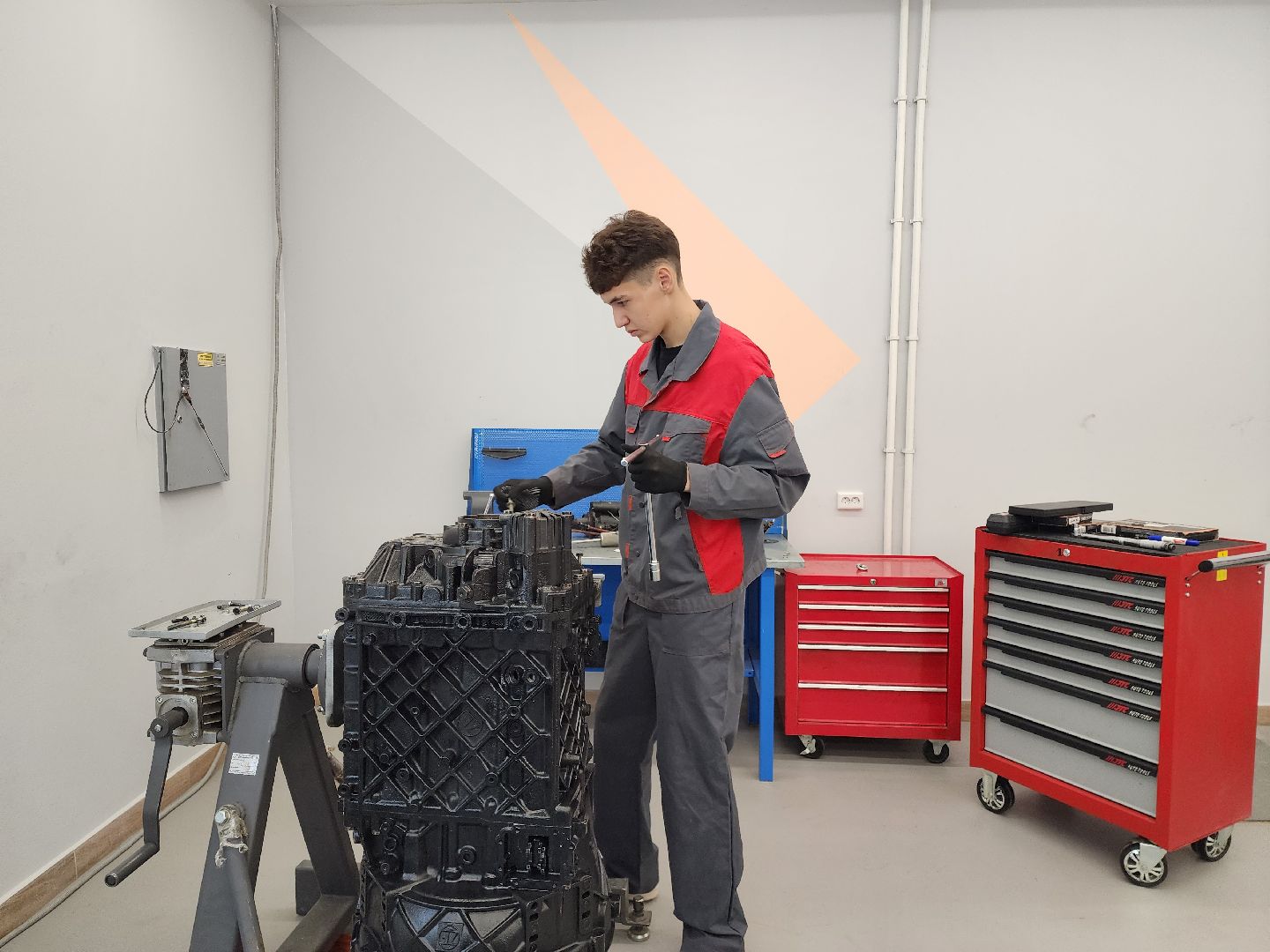 раменское, образование,раменский дорожно-строительный техникум, студент раменского дорожно-строительного техникума стал серебряным призером чемпионата профессионалы-2025 ,