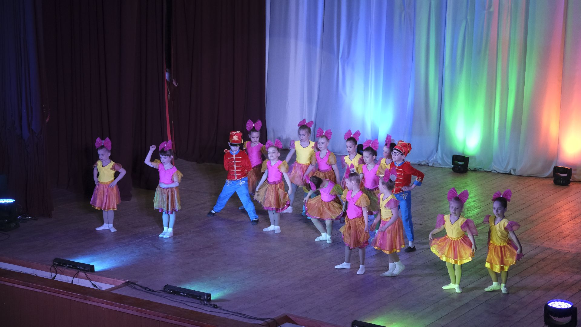 серпухов, дк авиатор, танцевальный ансамбль вдохновение, отчетный концерт, народные танцы,владычная слобода,