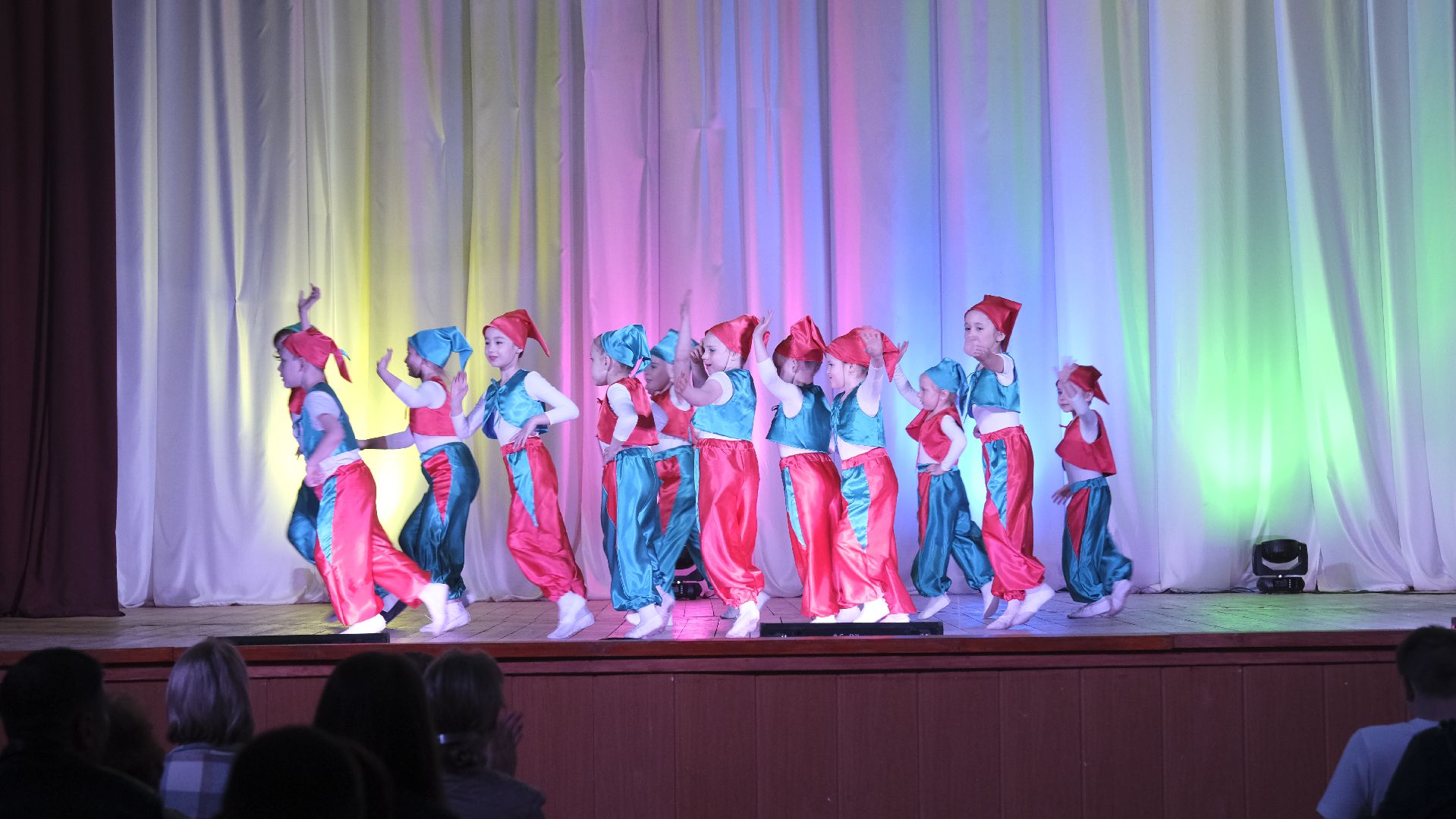 серпухов, дк авиатор, танцевальный ансамбль вдохновение, отчетный концерт, народные танцы,владычная слобода,