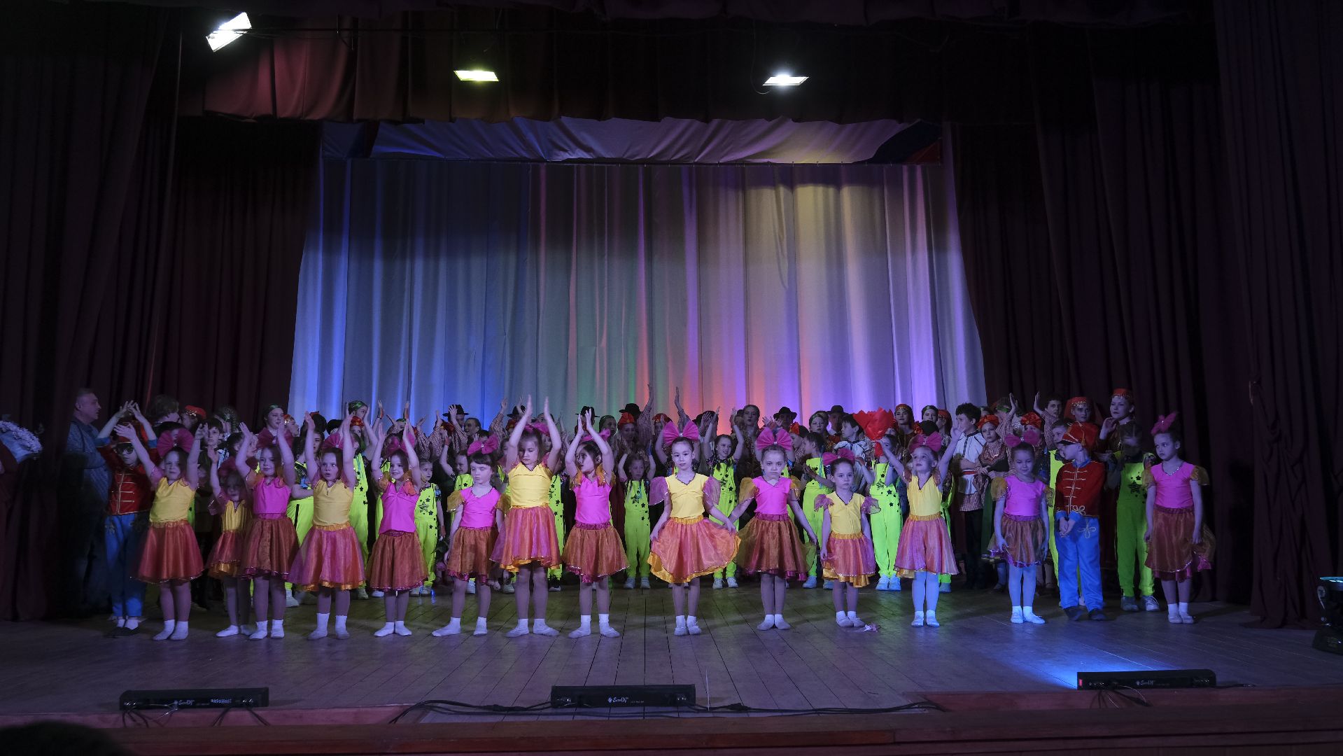 серпухов, дк авиатор, танцевальный ансамбль вдохновение, отчетный концерт, народные танцы,владычная слобода,