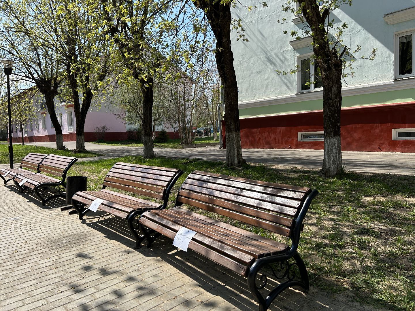 Благоустройство, лавочки, Фрязино, покраска