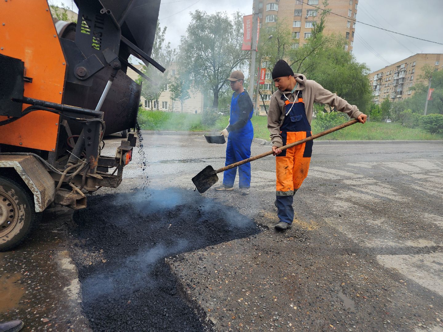 фрязино, ямочный ремонт дорог, дороги, мбу городское хозяйство, укладка асфальта,