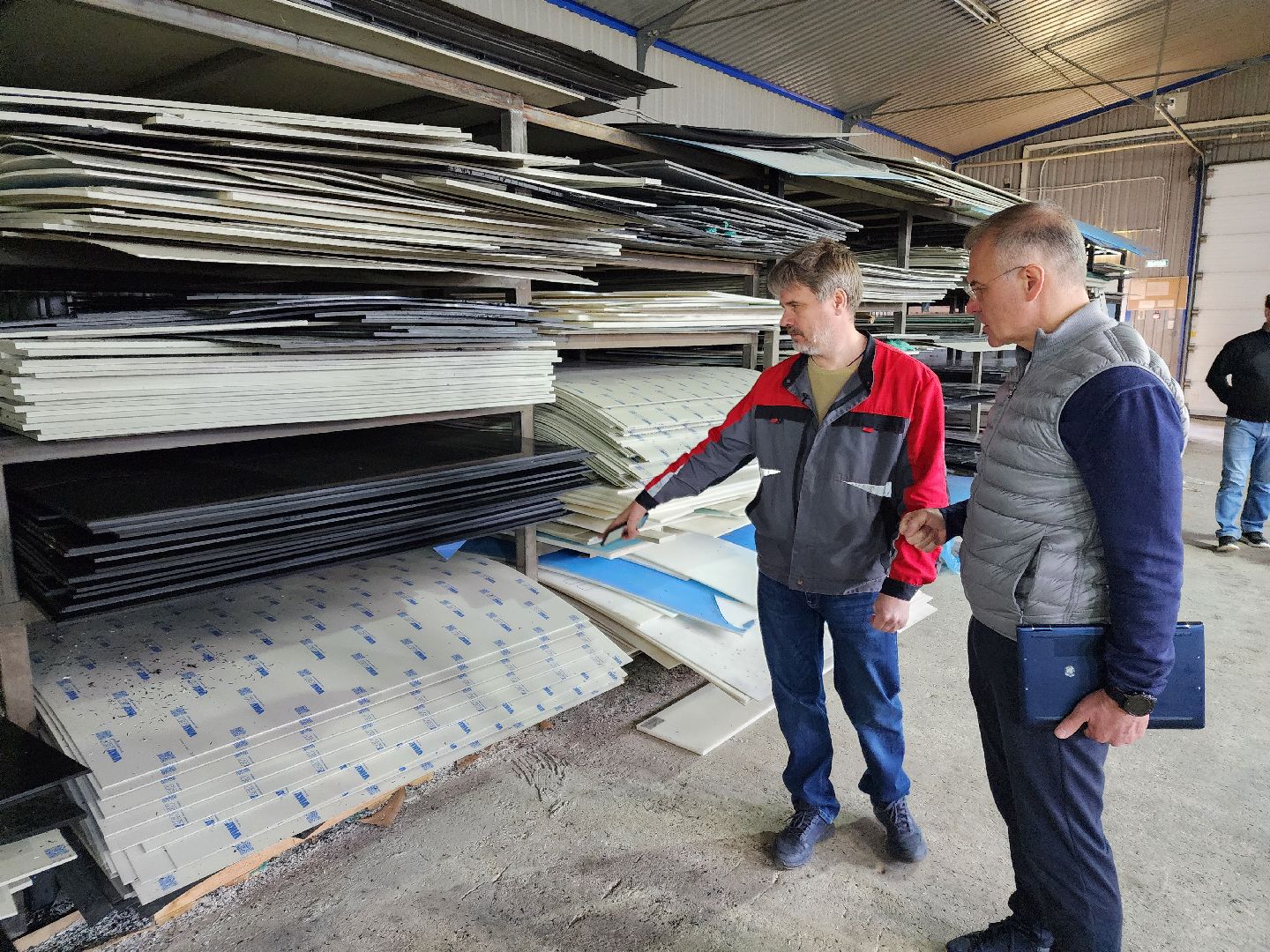 чехов, деревня сергеево, завод полимеризделия, программа импортозамещения, отечественное сырье, российские станки, емкости ванны фильтры, пластиковые изделия, промышленность,