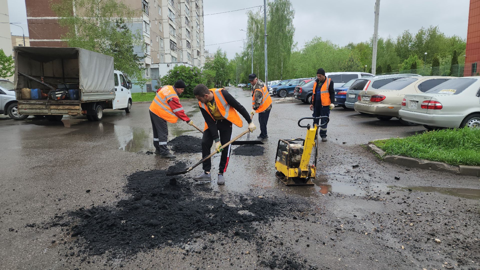 ивантеевка, коммунальная служба, ямочный ремонт, асфальтовое покрытие, спецтехника, ремонт дорог,