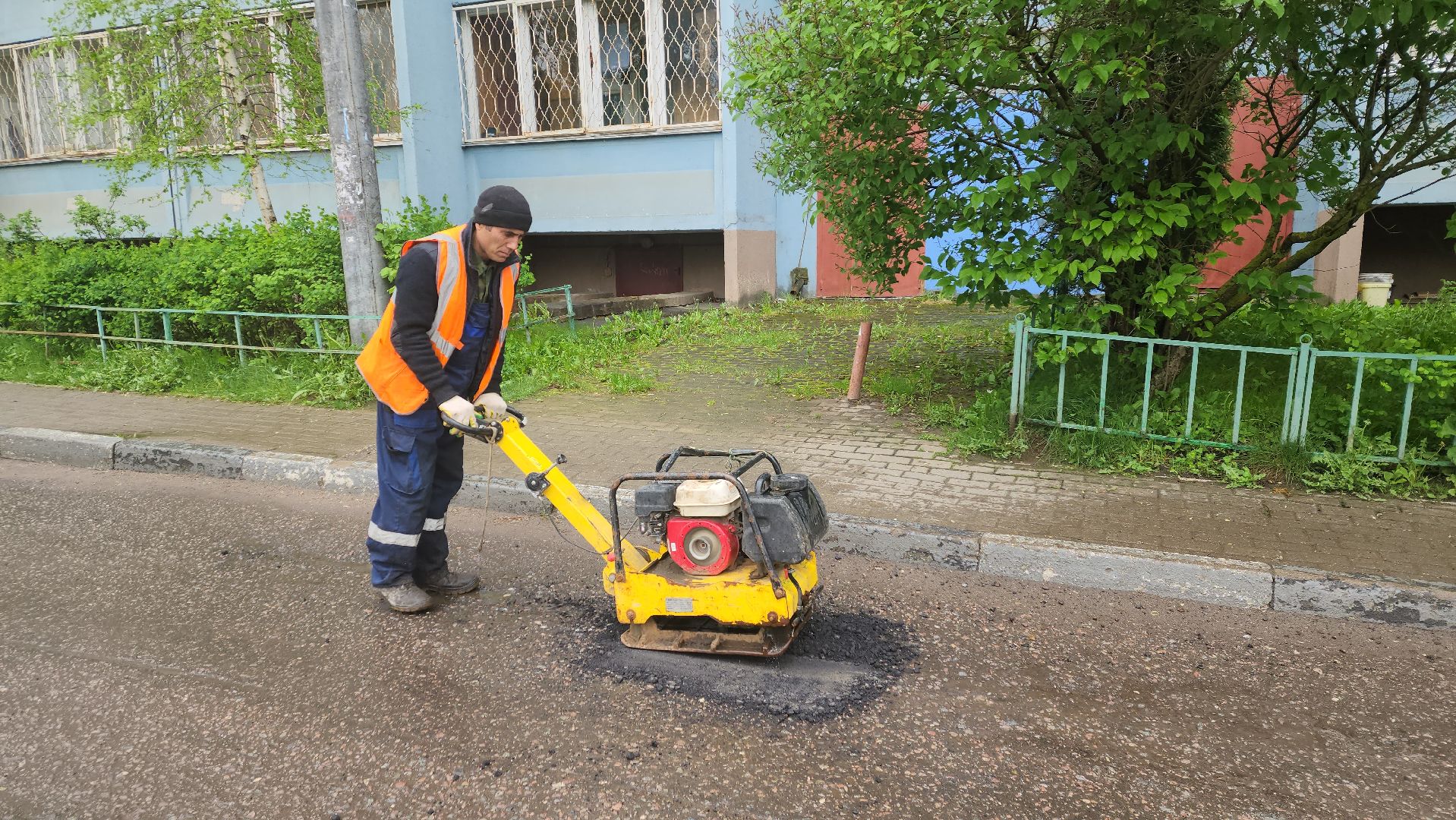 ивантеевка, коммунальная служба, ямочный ремонт, асфальтовое покрытие, спецтехника, ремонт дорог,