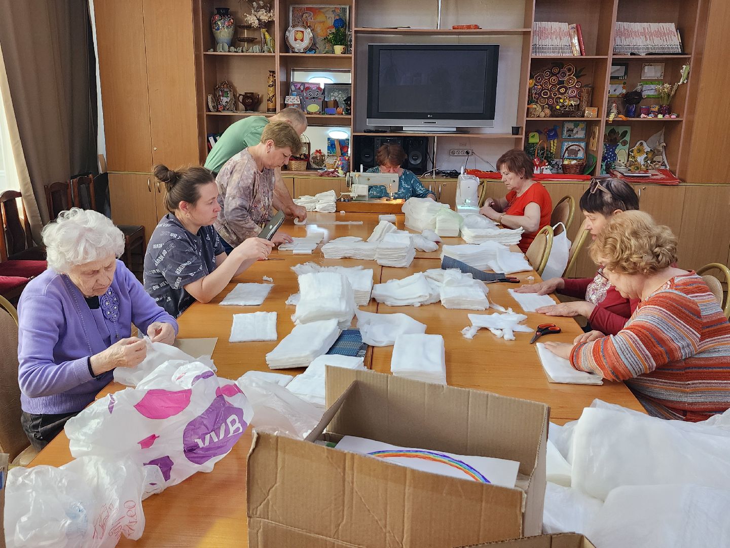 серпухов, поселок оболенск, волонтеры, сво, серпуховский депутат, индивидуальные перевязочные пакеты,