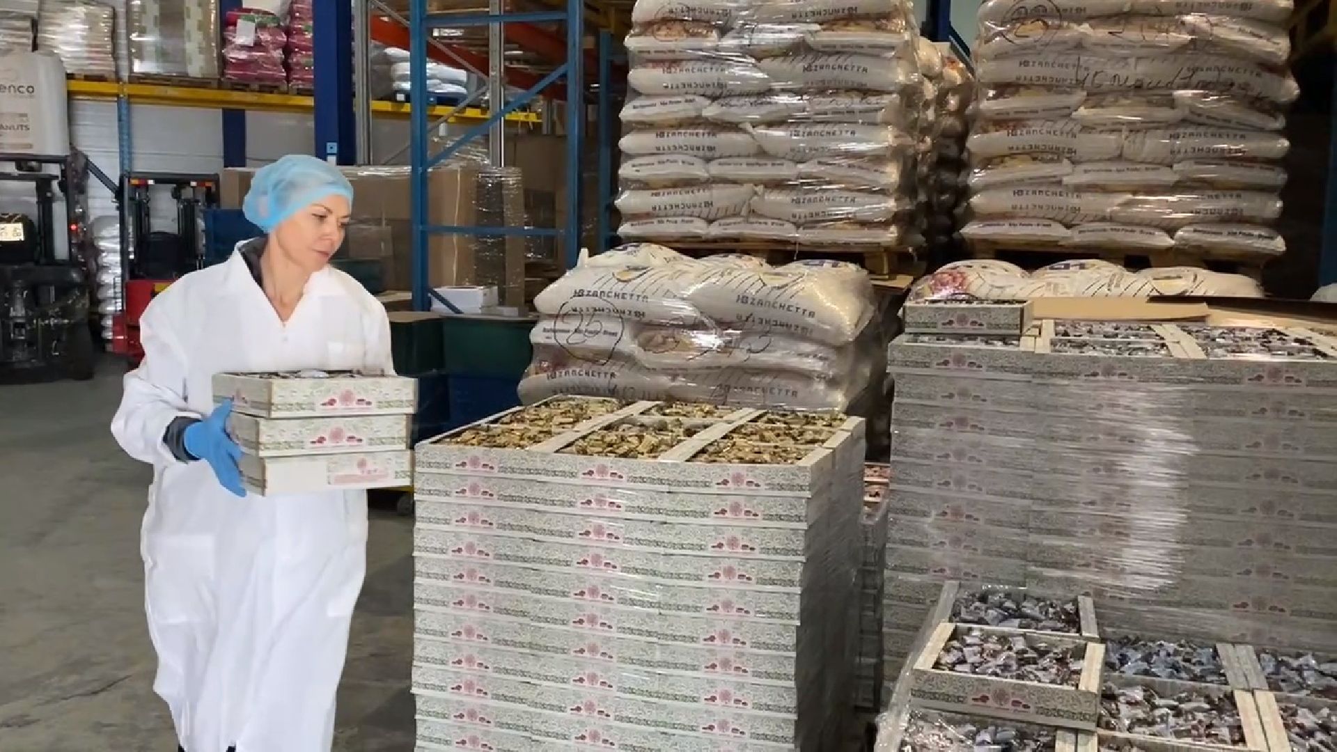 чехов, улица литейная, компания орбита, кондитерское производство, продукты здорового питания, орехи и сухофрукты, новая линейка продукции, финики с миндалем в глазури, вкус карамели, белый молочный темный шоколад,