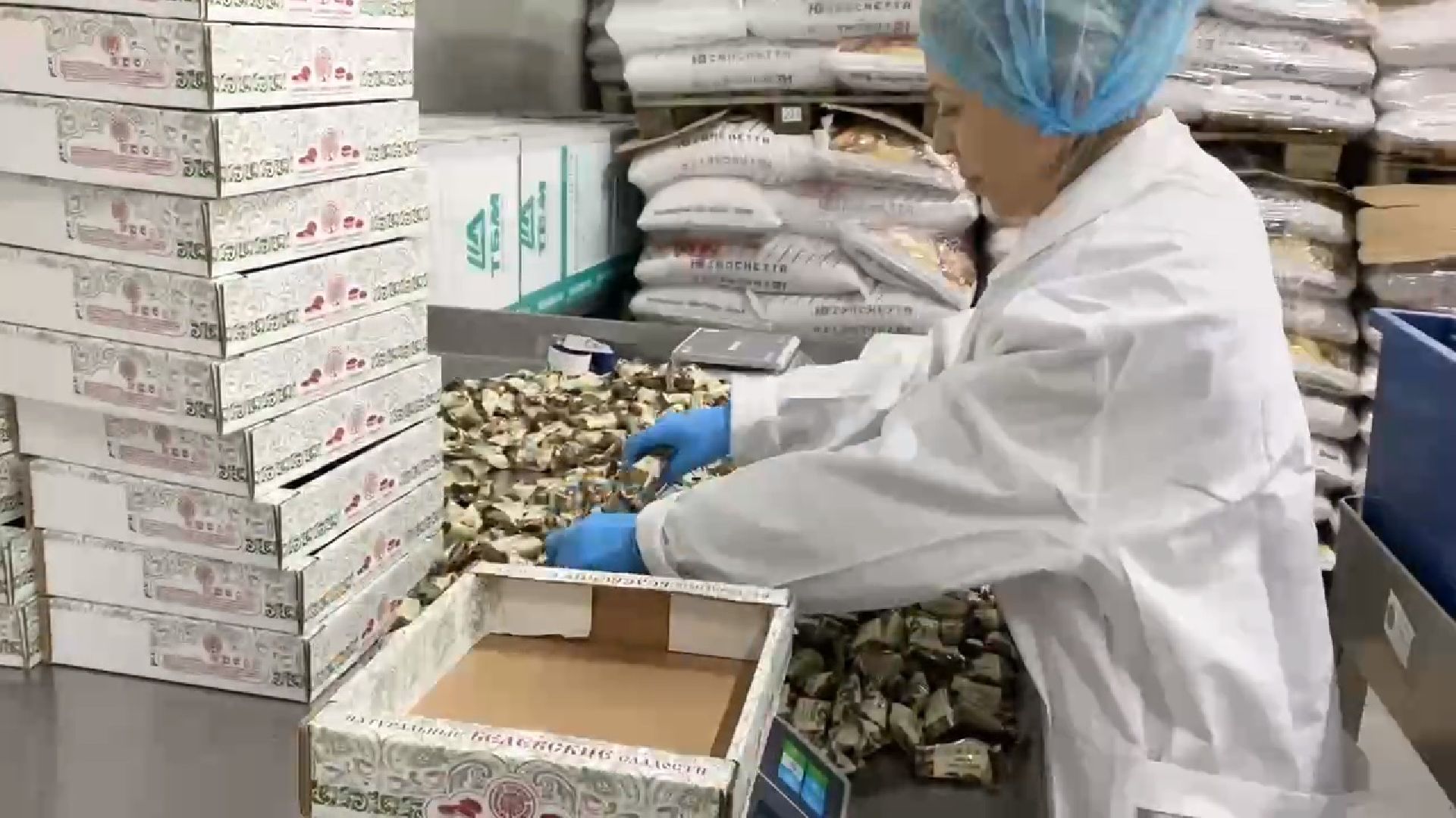 чехов, улица литейная, компания орбита, кондитерское производство, продукты здорового питания, орехи и сухофрукты, новая линейка продукции, финики с миндалем в глазури, вкус карамели, белый молочный темный шоколад,