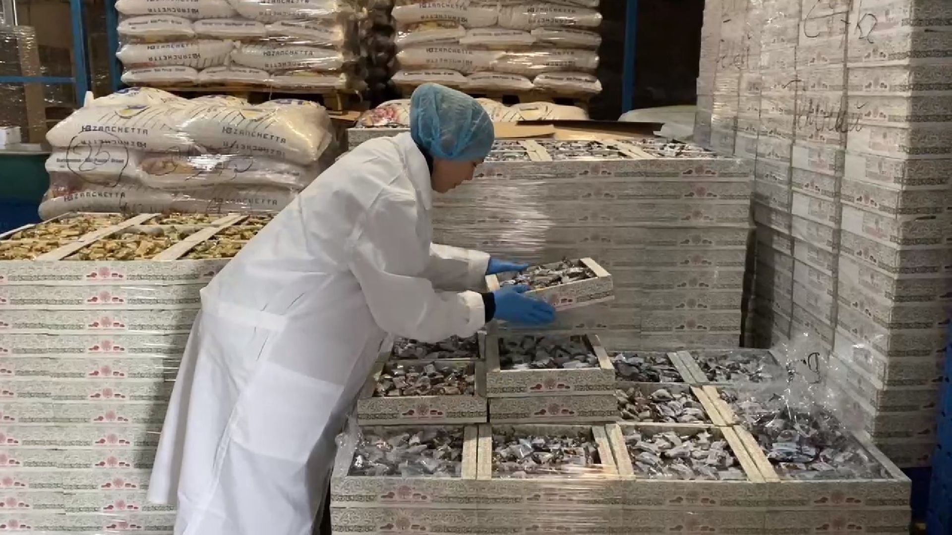 чехов, улица литейная, компания орбита, кондитерское производство, продукты здорового питания, орехи и сухофрукты, новая линейка продукции, финики с миндалем в глазури, вкус карамели, белый молочный темный шоколад,