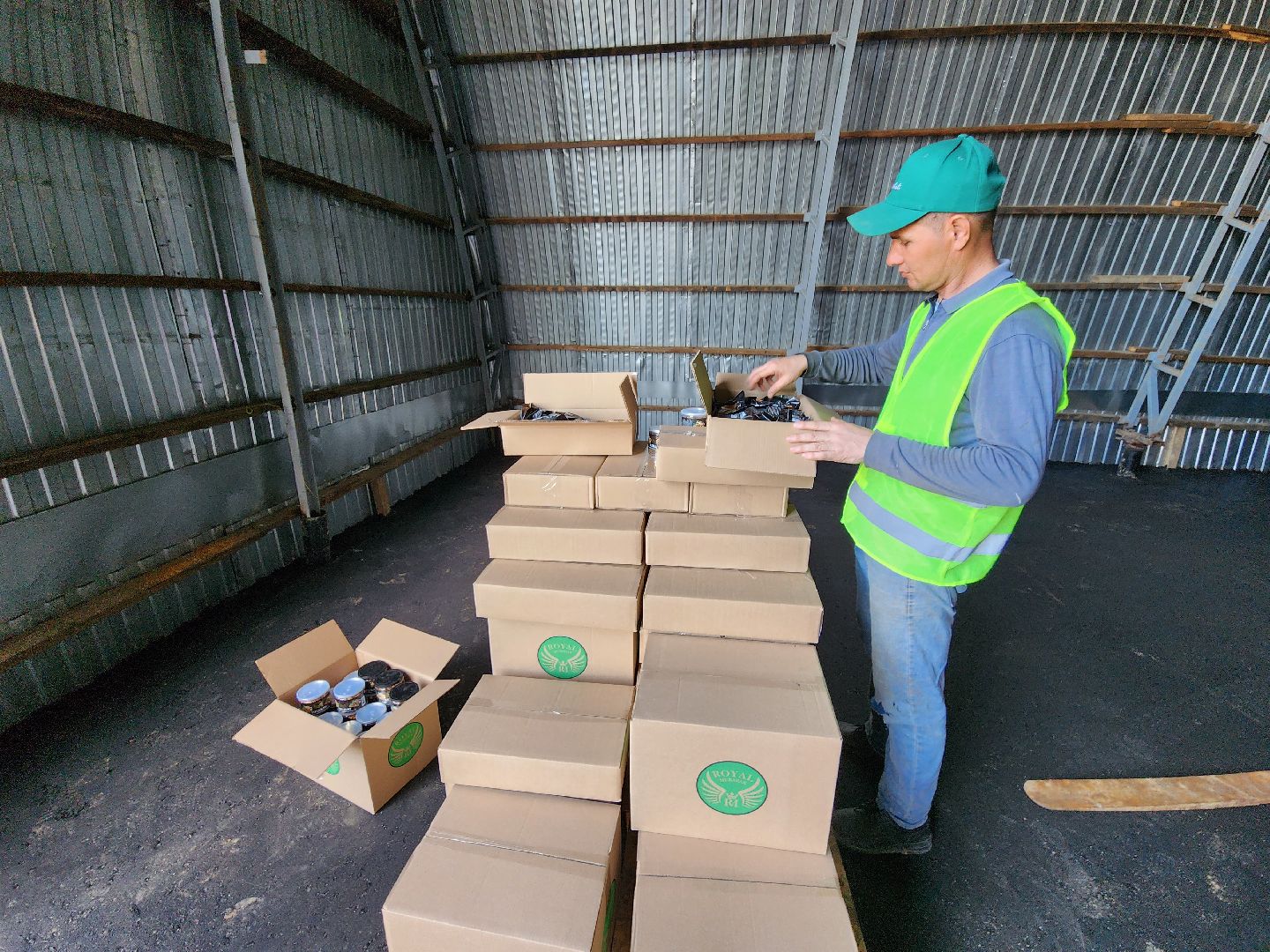 чехов, улица литейная, компания орбита, кондитерское производство, продукты здорового питания, орехи и сухофрукты, новая линейка продукции, финики с миндалем в глазури, вкус карамели, белый молочный темный шоколад,