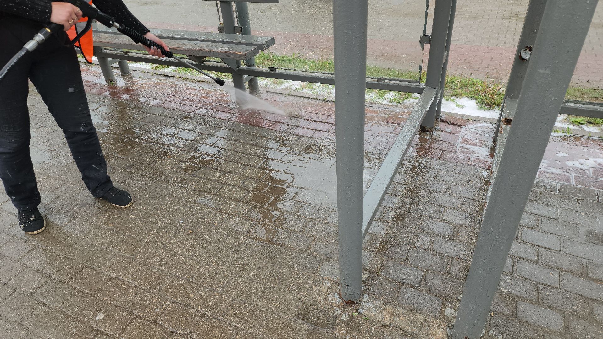 серпухов, подмосковье, моют остановки,