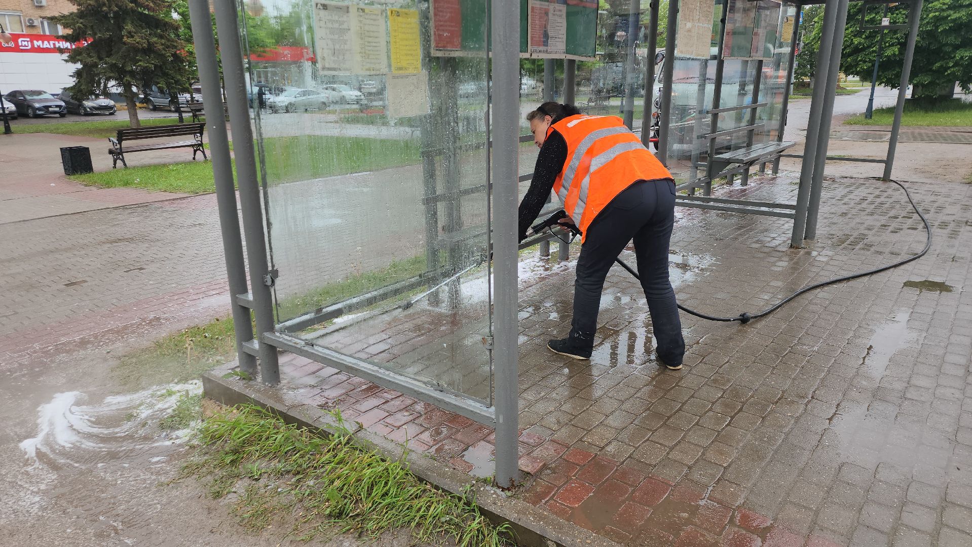 серпухов, подмосковье, моют остановки,