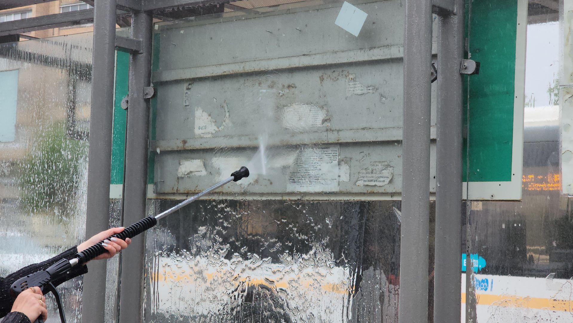 серпухов, подмосковье, моют остановки,