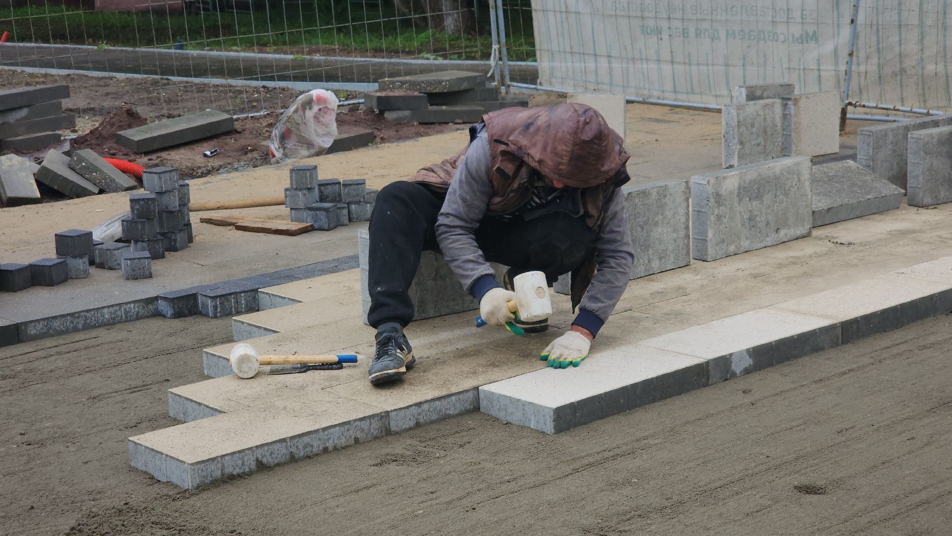 благоустройство сквера, щёлково, пролетарский проспект, Новая плитка,