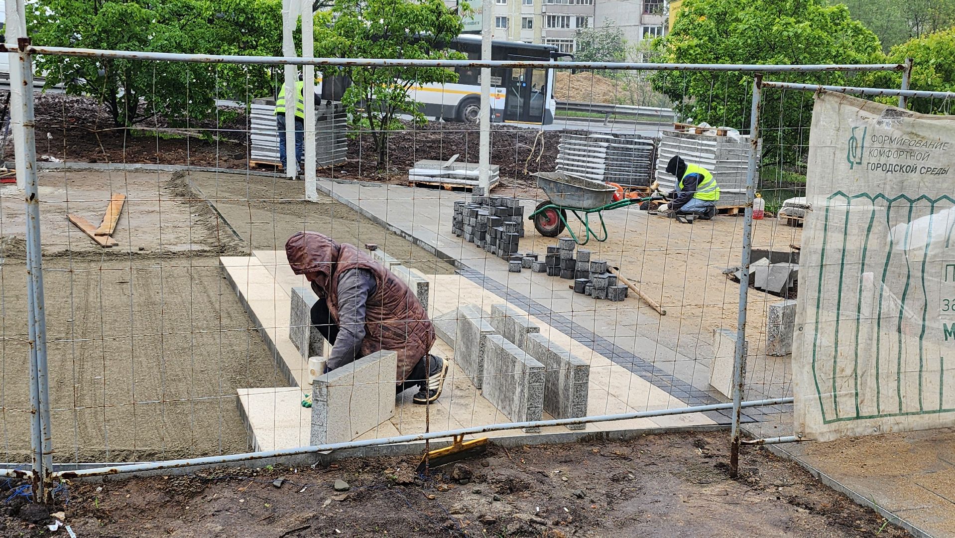 благоустройство сквера, щёлково, пролетарский проспект, Новая плитка,