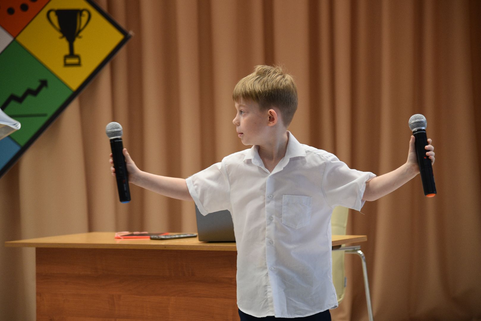 лотошино, лотошинская школа 1, дети, образование, первоклассники,