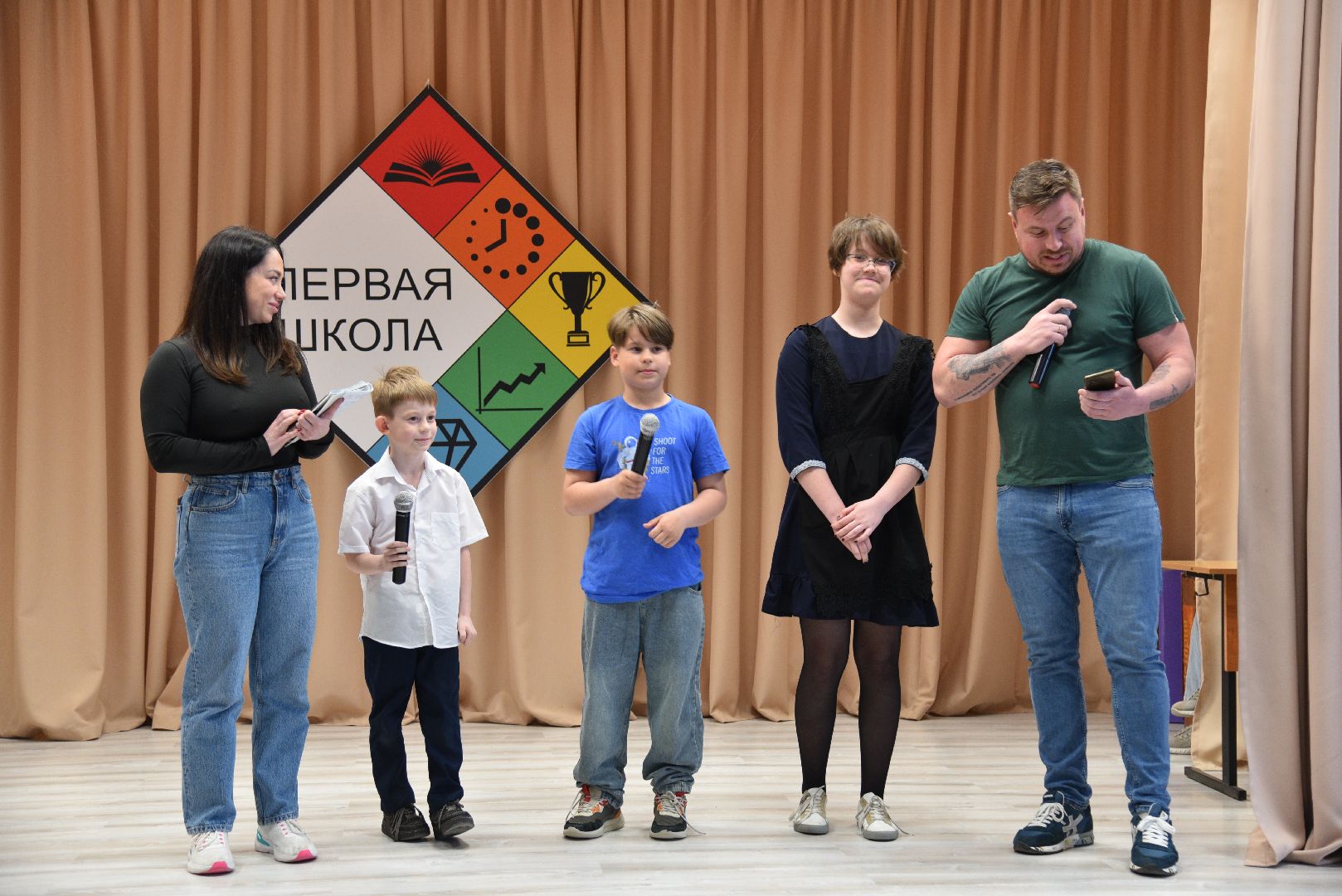 лотошино, лотошинская школа 1, дети, образование, первоклассники,