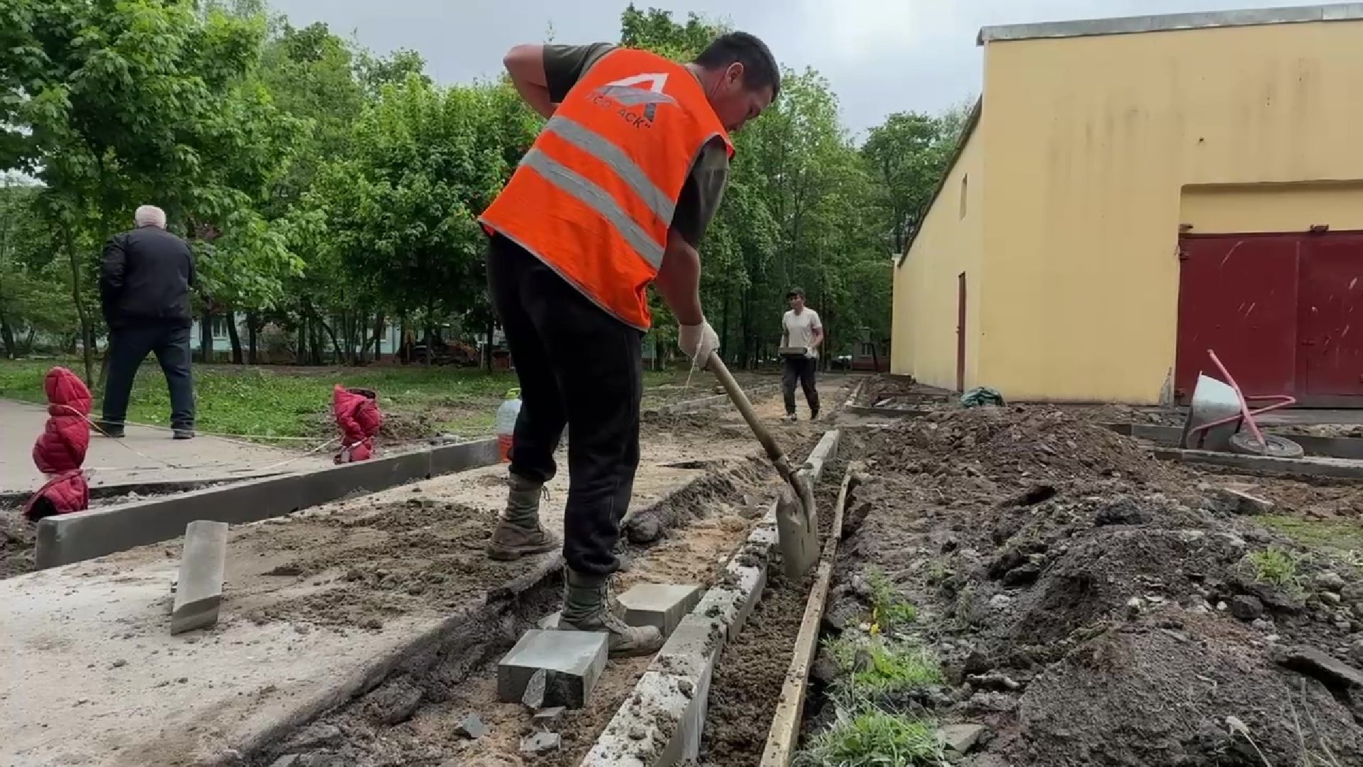 Реутов, благоустройство, комфортная городская среда, дорожки, асфальт, бордюры,