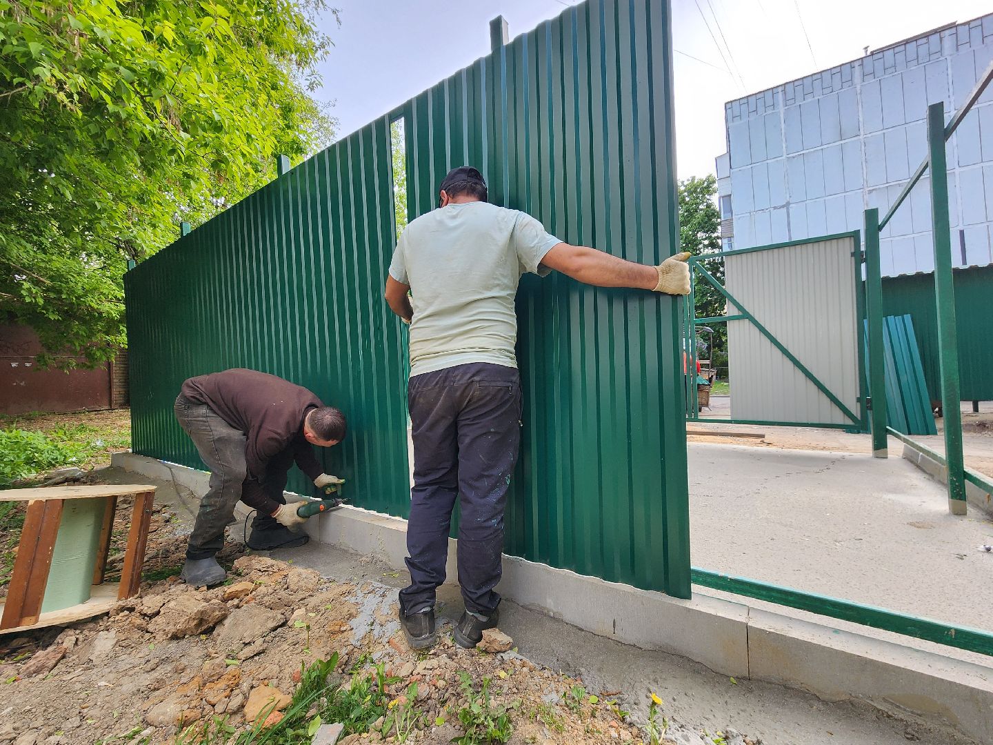 чехов, улица чехова, контейнерная площадка, капитальный ремонт, модернизация, реконструкция, новое ограждение, крыша, твердое покрытие, дополнительные баки, бункер для КГО,