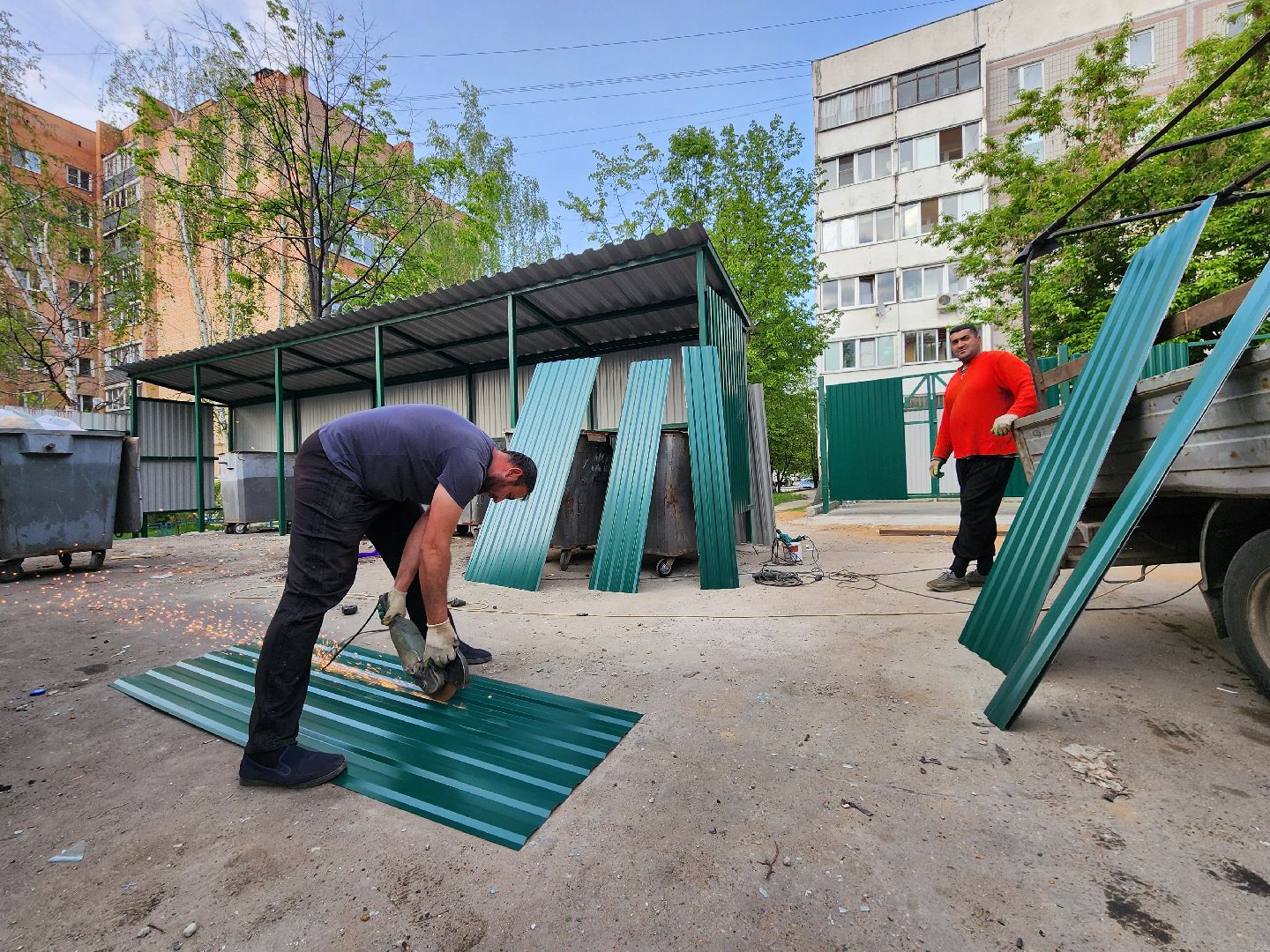 чехов, улица чехова, контейнерная площадка, капитальный ремонт, модернизация, реконструкция, новое ограждение, крыша, твердое покрытие, дополнительные баки, бункер для КГО,