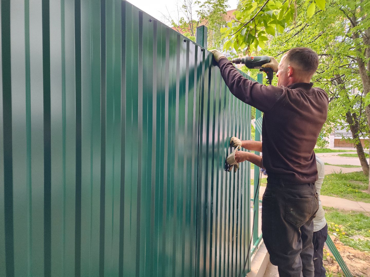 чехов, улица чехова, контейнерная площадка, капитальный ремонт, модернизация, реконструкция, новое ограждение, крыша, твердое покрытие, дополнительные баки, бункер для КГО,