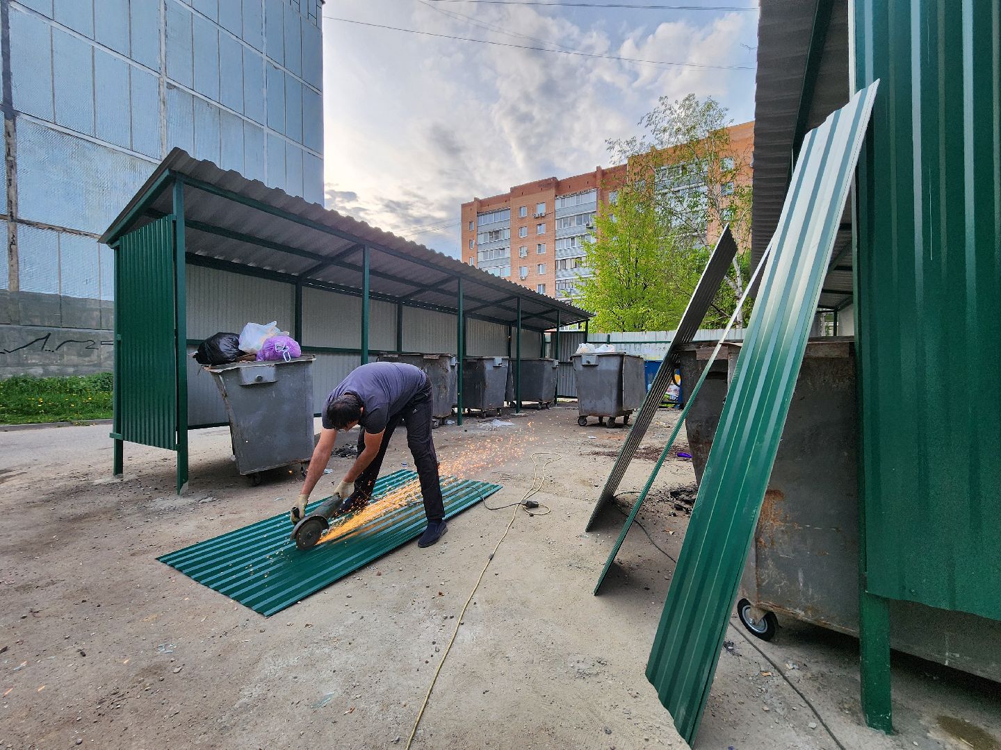 чехов, улица чехова, контейнерная площадка, капитальный ремонт, модернизация, реконструкция, новое ограждение, крыша, твердое покрытие, дополнительные баки, бункер для КГО,