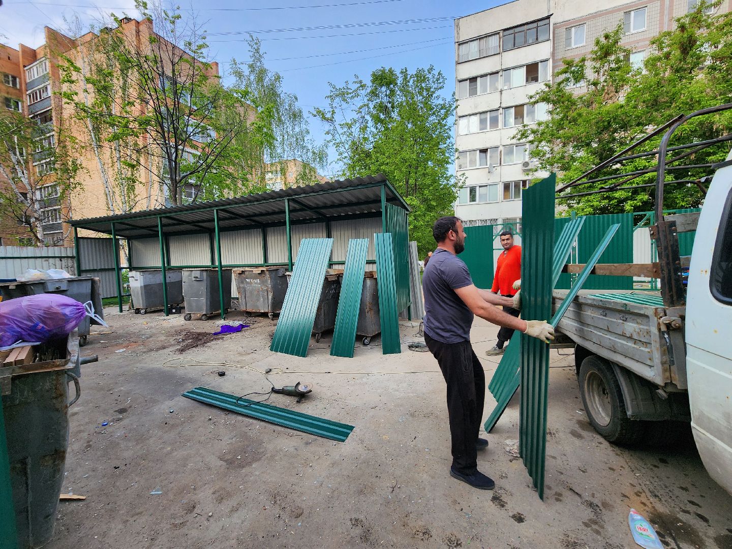 чехов, улица чехова, контейнерная площадка, капитальный ремонт, модернизация, реконструкция, новое ограждение, крыша, твердое покрытие, дополнительные баки, бункер для КГО,