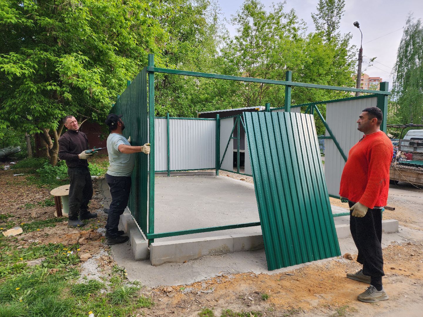 чехов, улица чехова, контейнерная площадка, капитальный ремонт, модернизация, реконструкция, новое ограждение, крыша, твердое покрытие, дополнительные баки, бункер для КГО,