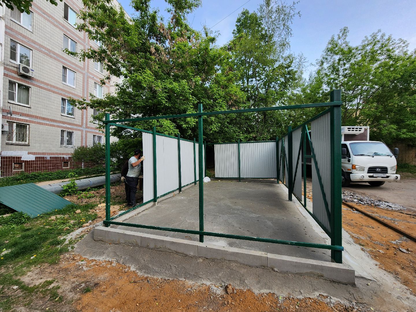 чехов, улица чехова, контейнерная площадка, капитальный ремонт, модернизация, реконструкция, новое ограждение, крыша, твердое покрытие, дополнительные баки, бункер для КГО,