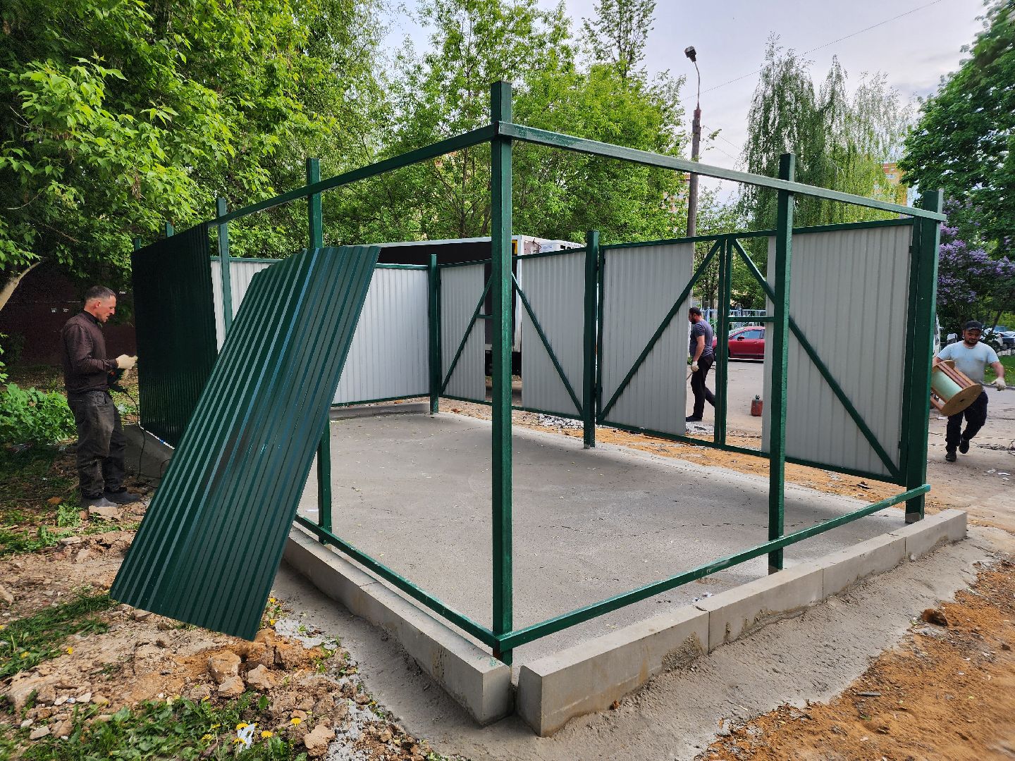 чехов, улица чехова, контейнерная площадка, капитальный ремонт, модернизация, реконструкция, новое ограждение, крыша, твердое покрытие, дополнительные баки, бункер для КГО,