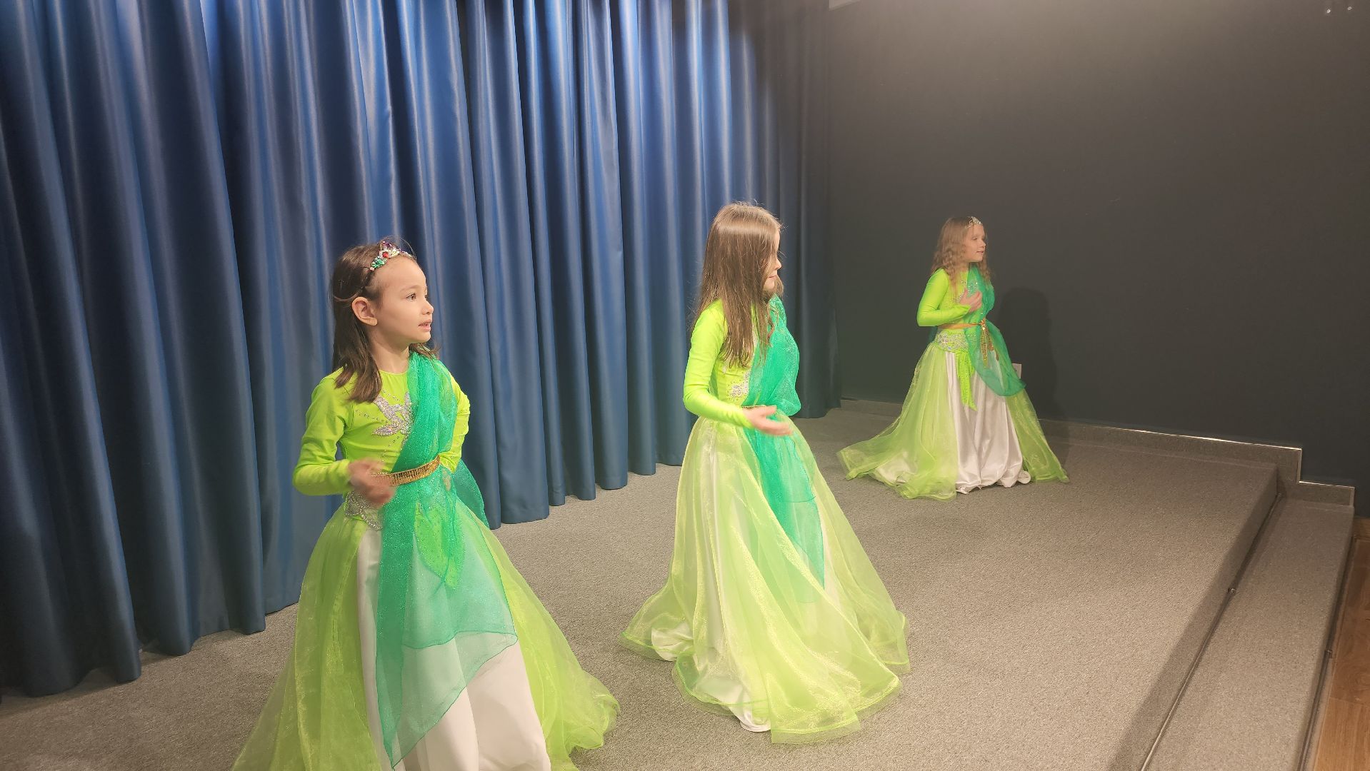 долгопрудный,  кмц долгопрудный, центральная модельная библиотека, детская группа хореографического коллектива, восточный танец, цыганский танец, дети,