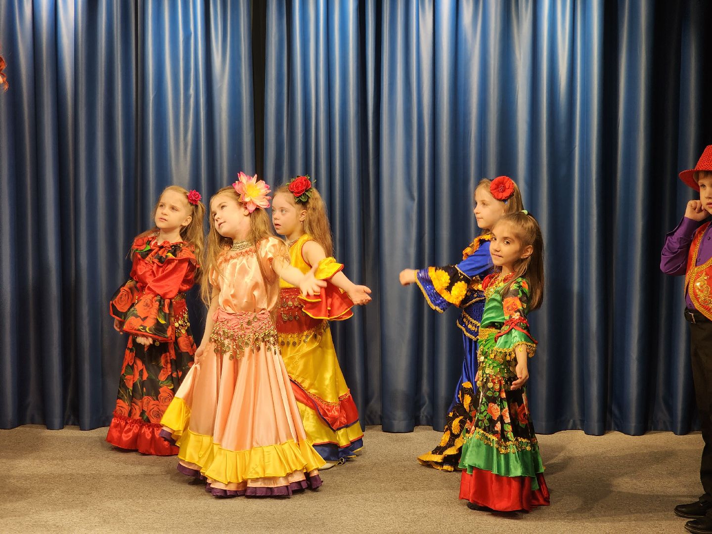 долгопрудный,  кмц долгопрудный, центральная модельная библиотека, детская группа хореографического коллектива, восточный танец, цыганский танец, дети,