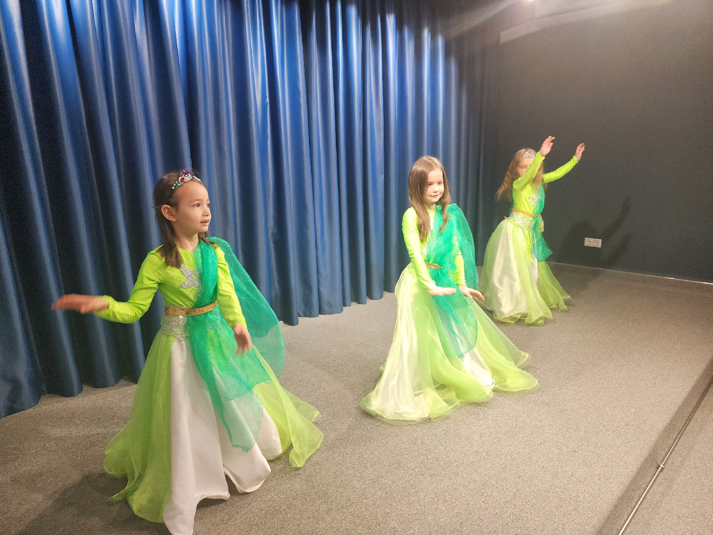 долгопрудный,  кмц долгопрудный, центральная модельная библиотека, детская группа хореографического коллектива, восточный танец, цыганский танец, дети,