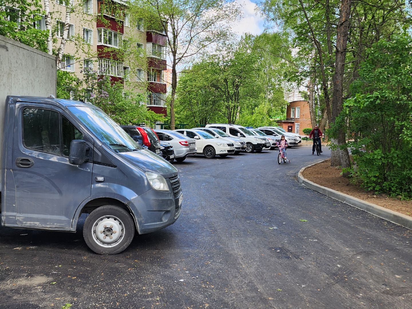 чехов, улица чехова, дворы, комплексное благоустройство, обновление, ремонт, парковки, проезды, пешеходные дорожки, спортивная площадка, зоны отдыха, скамейки, освещение, формирование комфортной городской среды,