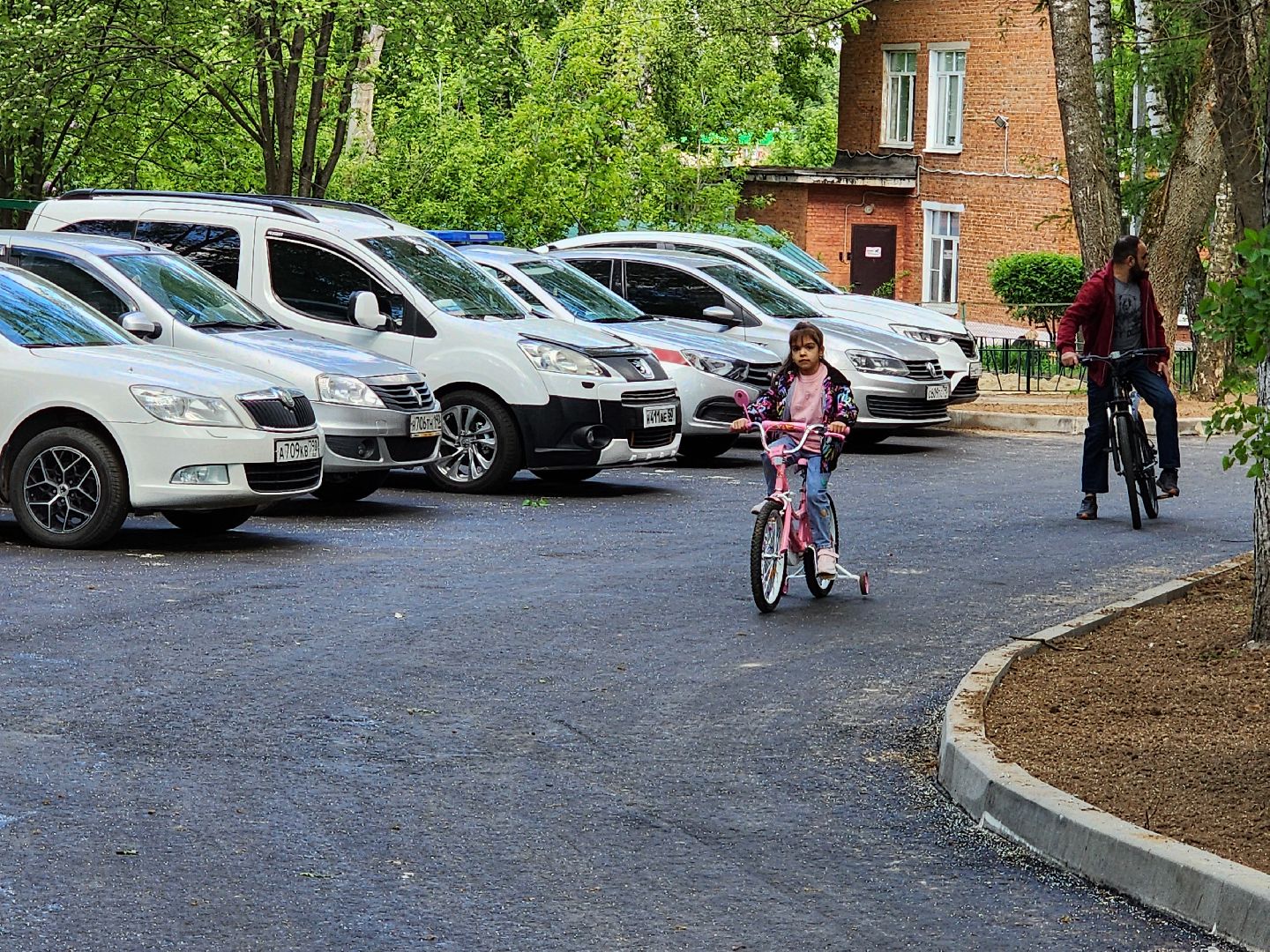 чехов, улица чехова, дворы, комплексное благоустройство, обновление, ремонт, парковки, проезды, пешеходные дорожки, спортивная площадка, зоны отдыха, скамейки, освещение, формирование комфортной городской среды,