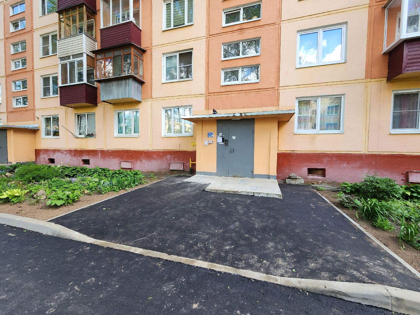 чехов, улица чехова, дворы, комплексное благоустройство, обновление, ремонт, парковки, проезды, пешеходные дорожки, спортивная площадка, зоны отдыха, скамейки, освещение, формирование комфортной городской среды,